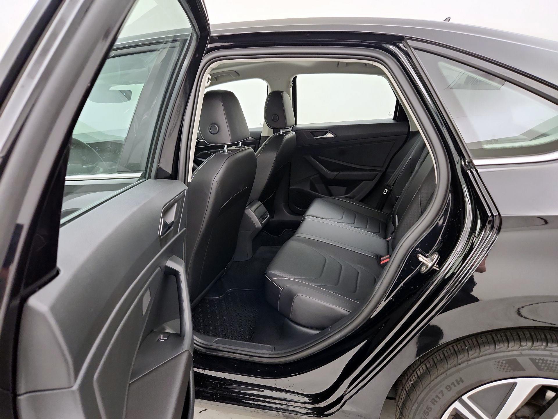 Thumbnail: 2023 Volkswagen Jetta - 20