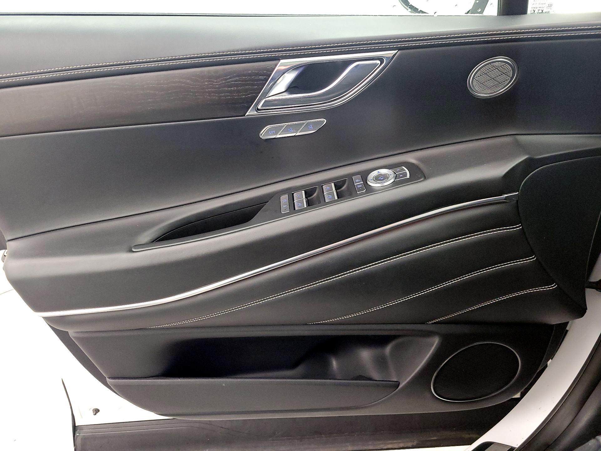 Thumbnail: 2021 Genesis GV80 - 12