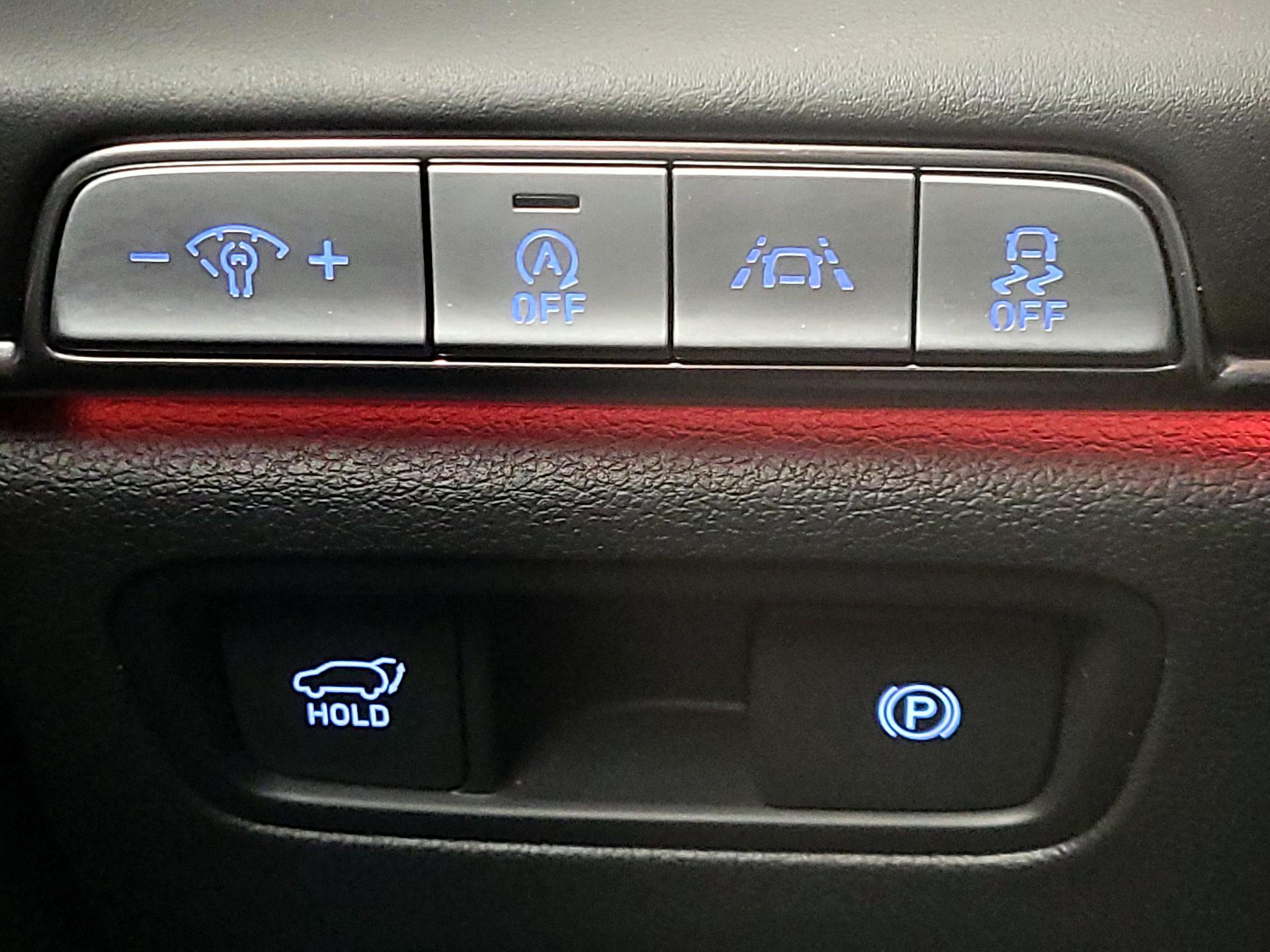 Thumbnail: 2021 Genesis GV80 - 13