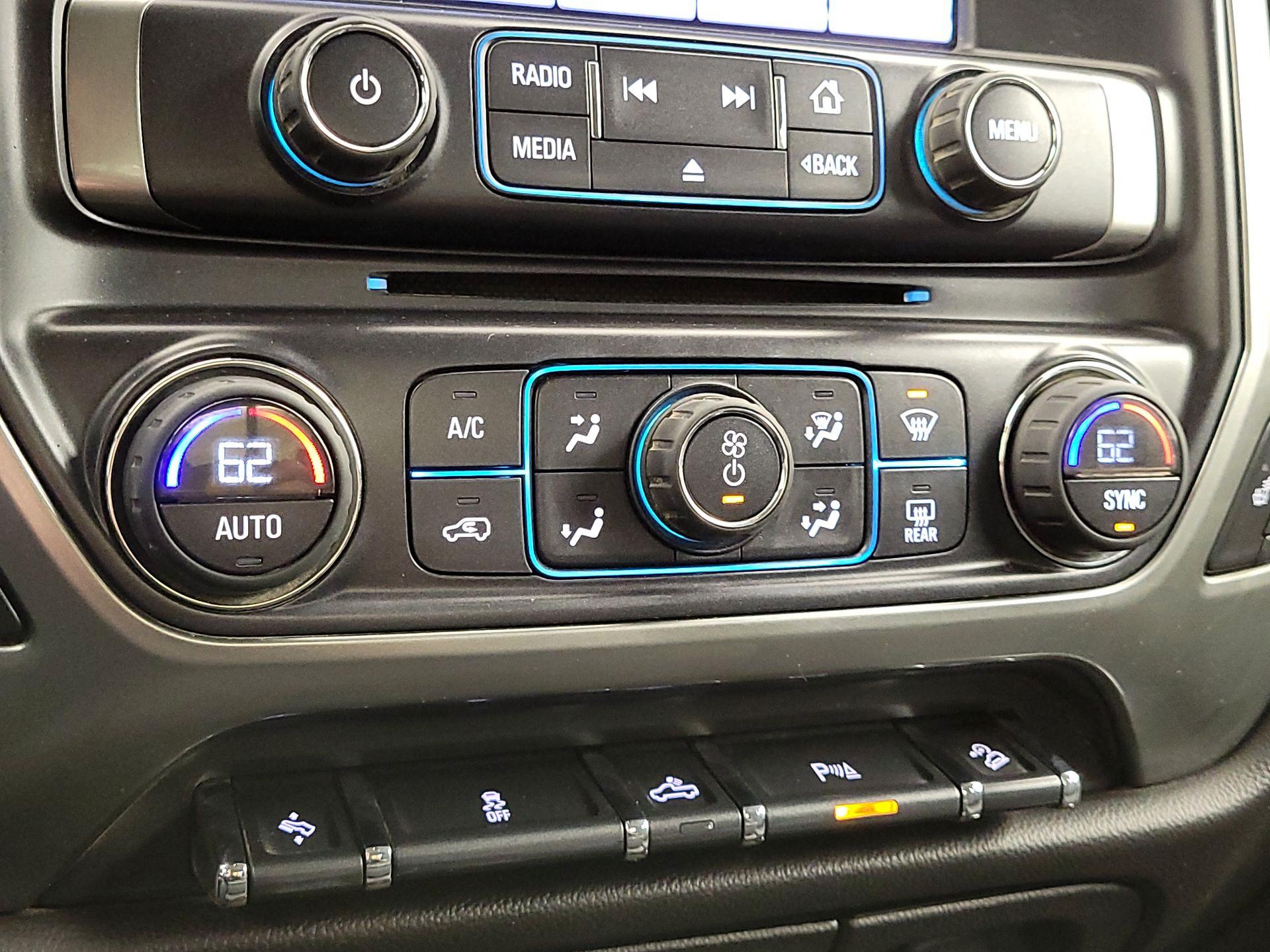 Thumbnail: 2015 Chevrolet Silverado 1500 - 17