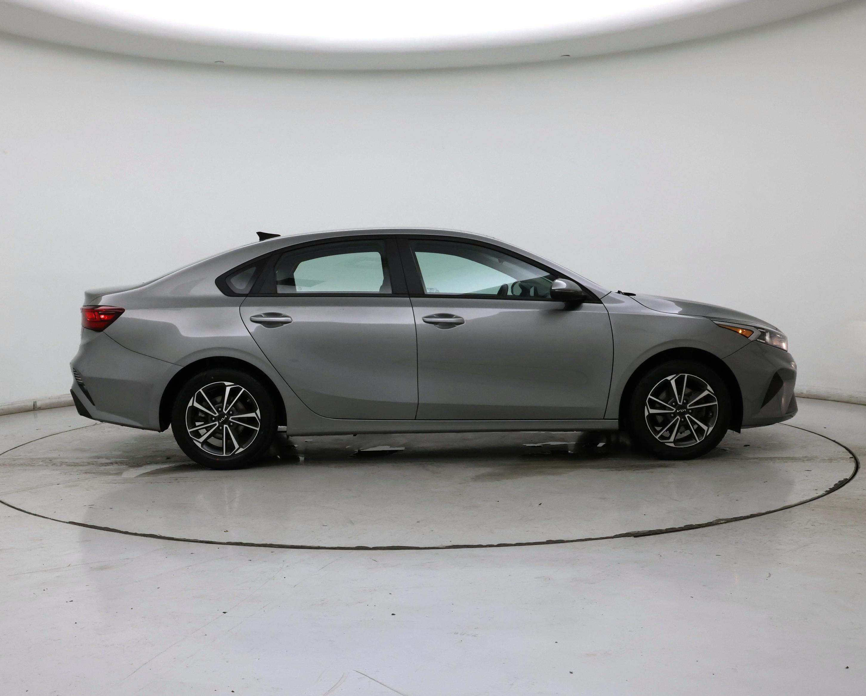 Thumbnail: 2022 Kia Forte - 7