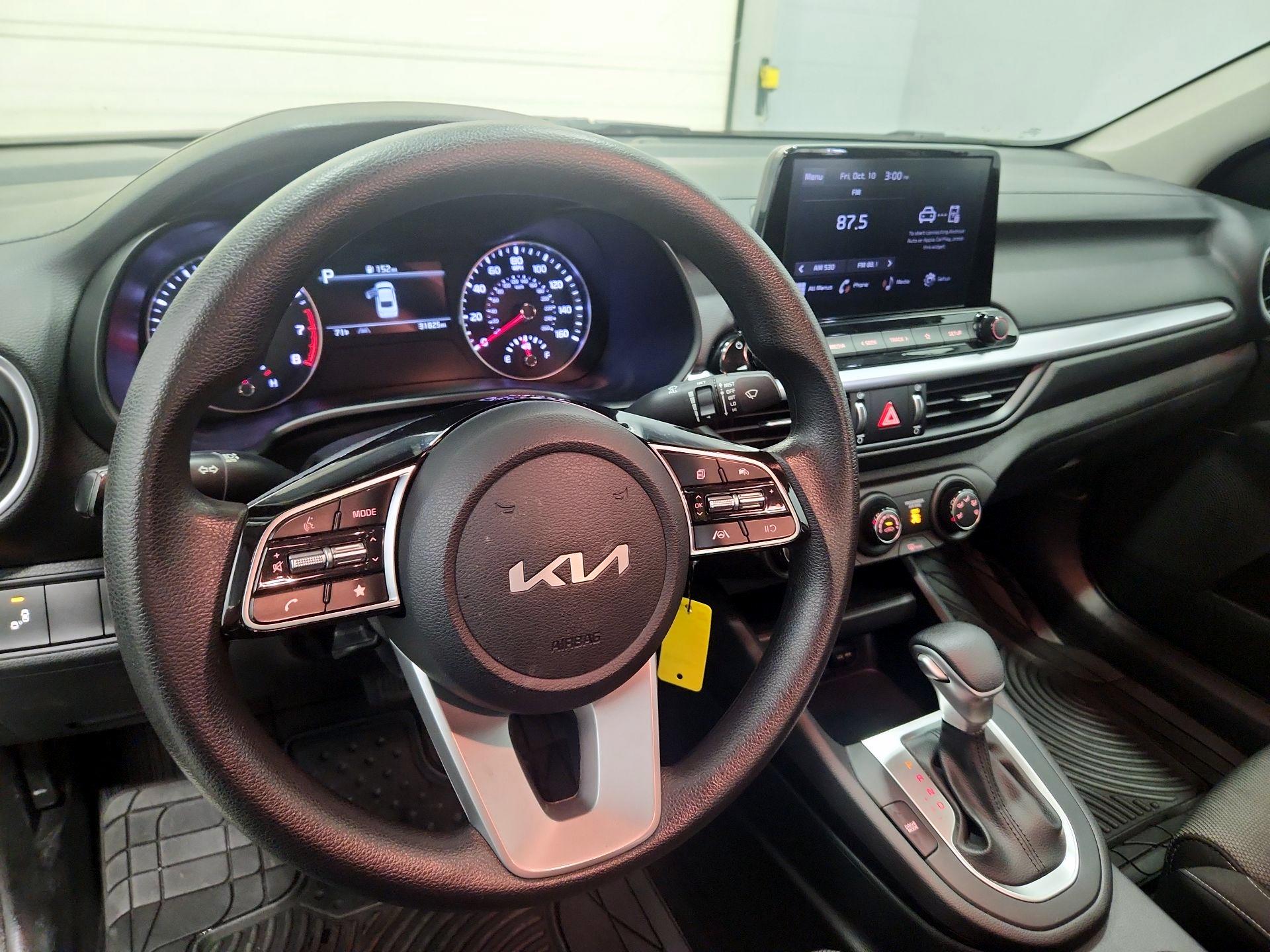 Thumbnail: 2022 Kia Forte - 9