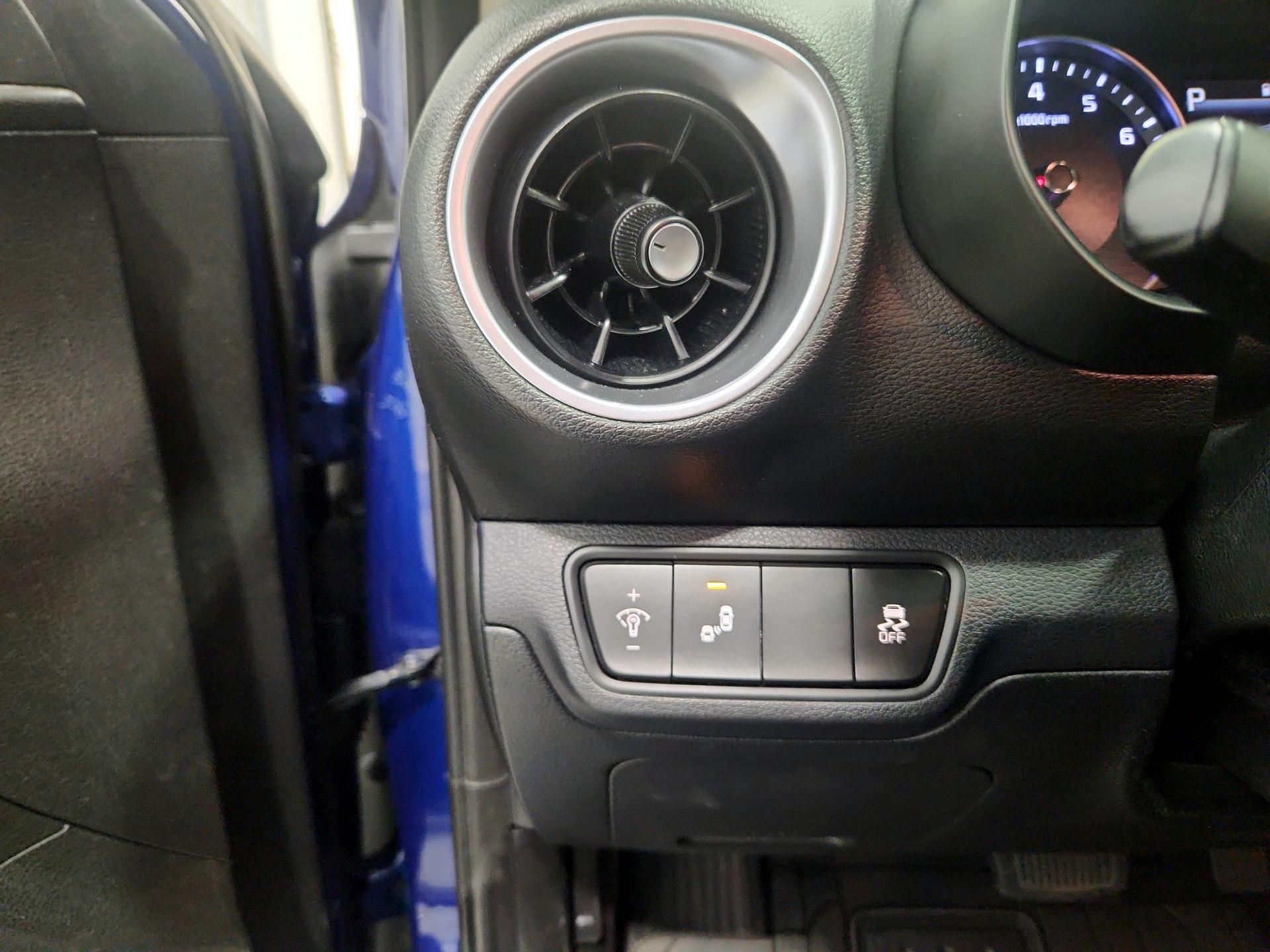 Thumbnail: 2022 Kia Forte - 13