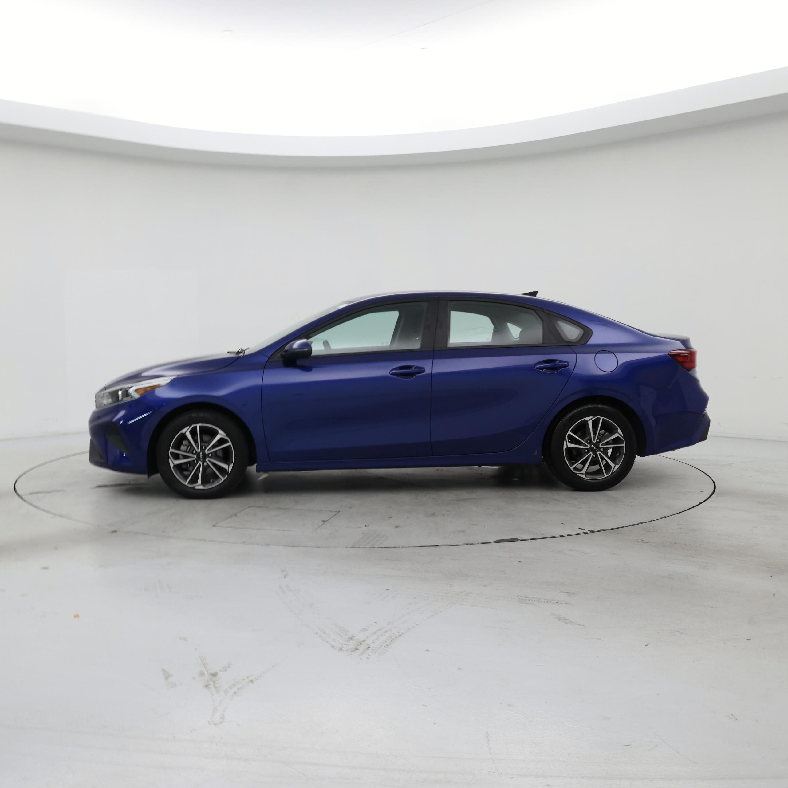 Thumbnail: 2022 Kia Forte - 3
