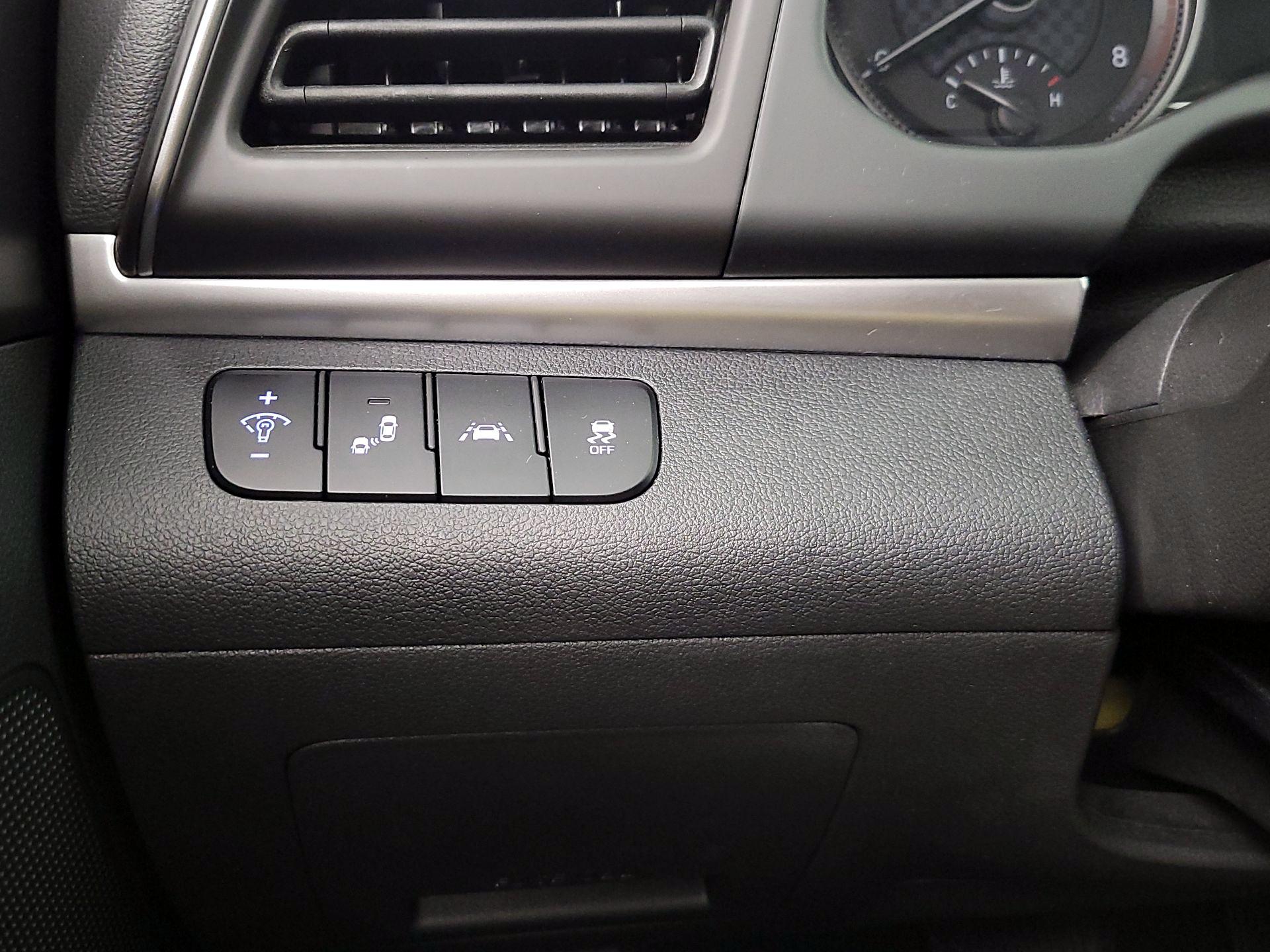 Thumbnail: 2020 Hyundai Elantra - 13