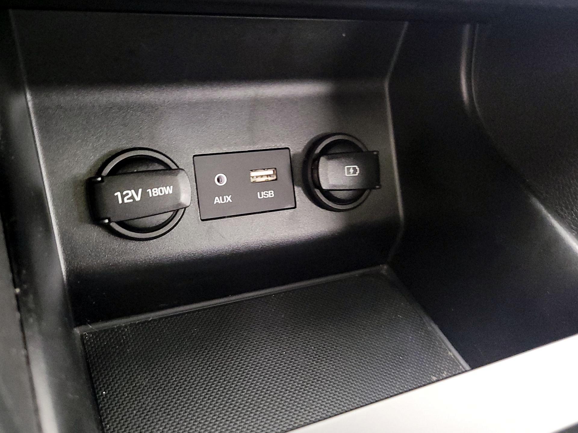 Thumbnail: 2020 Hyundai Elantra - 18