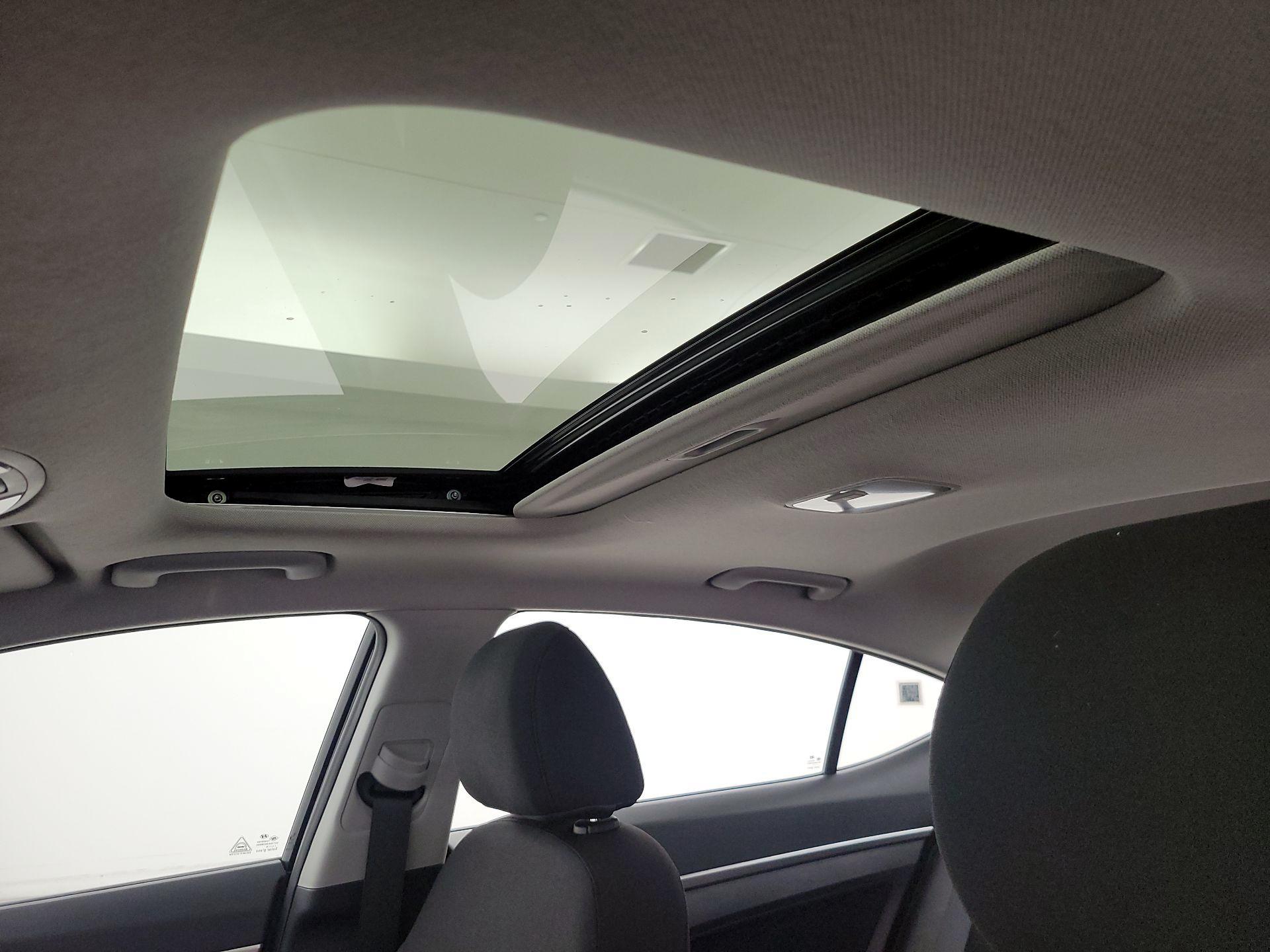 Thumbnail: 2020 Hyundai Elantra - 19