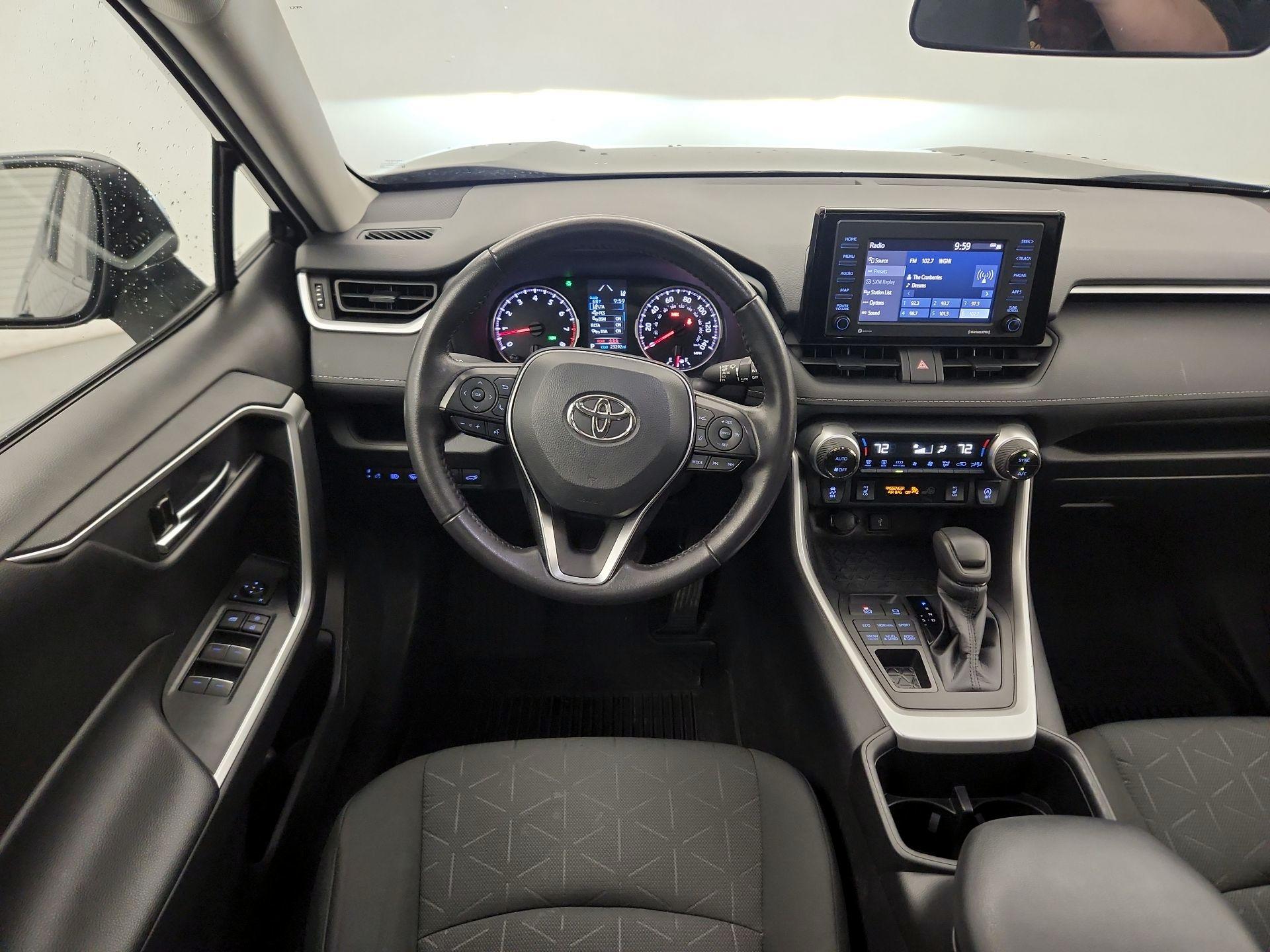 Thumbnail: 2022 Toyota RAV4 - 10