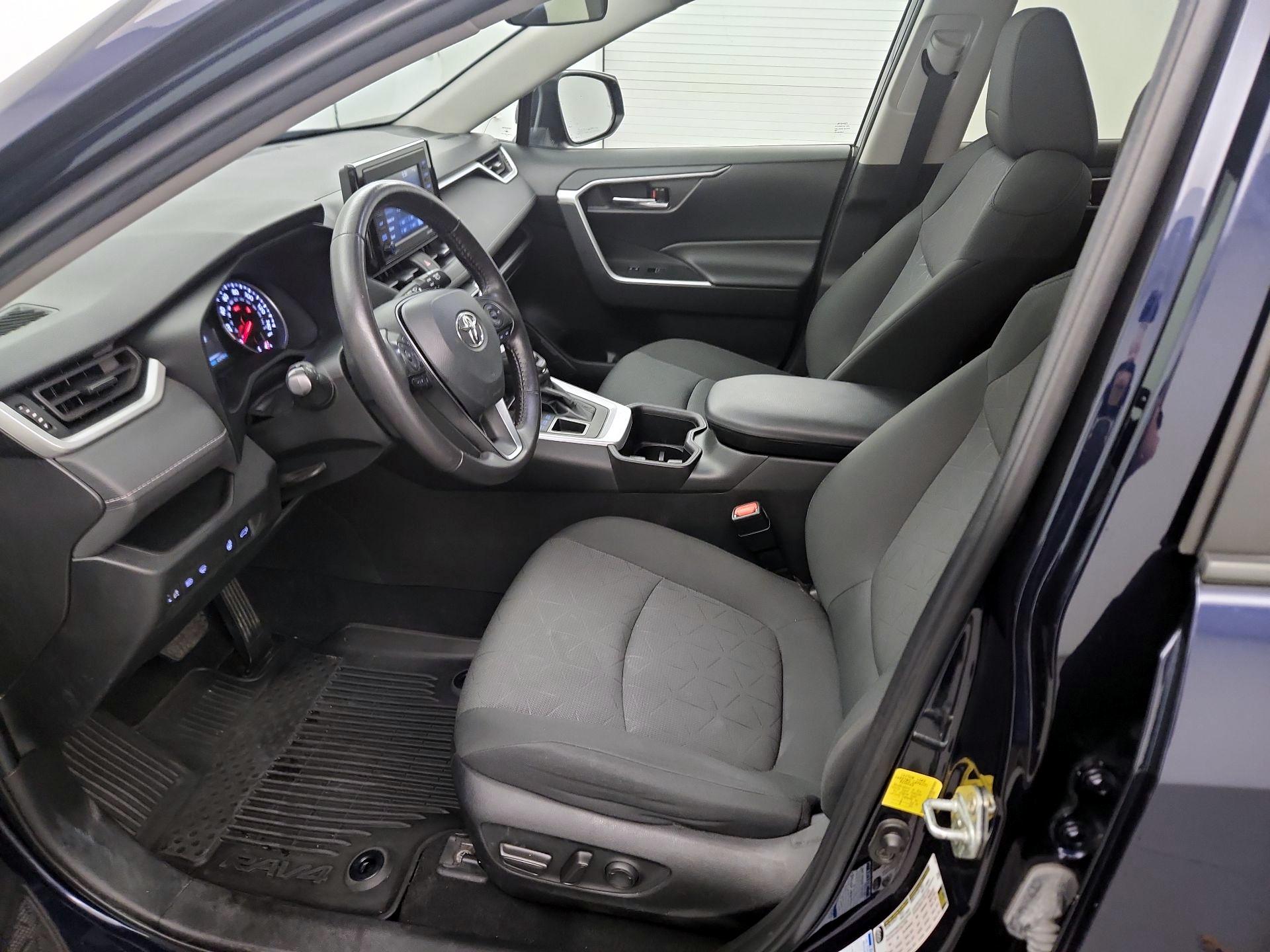 Thumbnail: 2022 Toyota RAV4 - 11