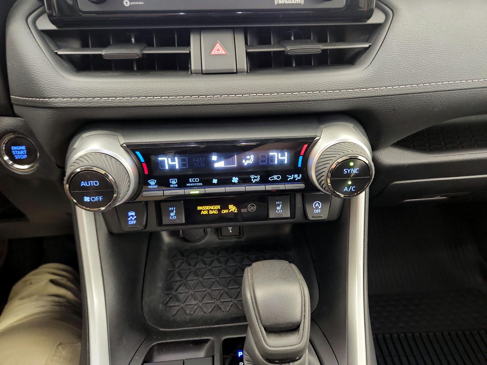 Thumbnail: 2022 Toyota RAV4 - 16