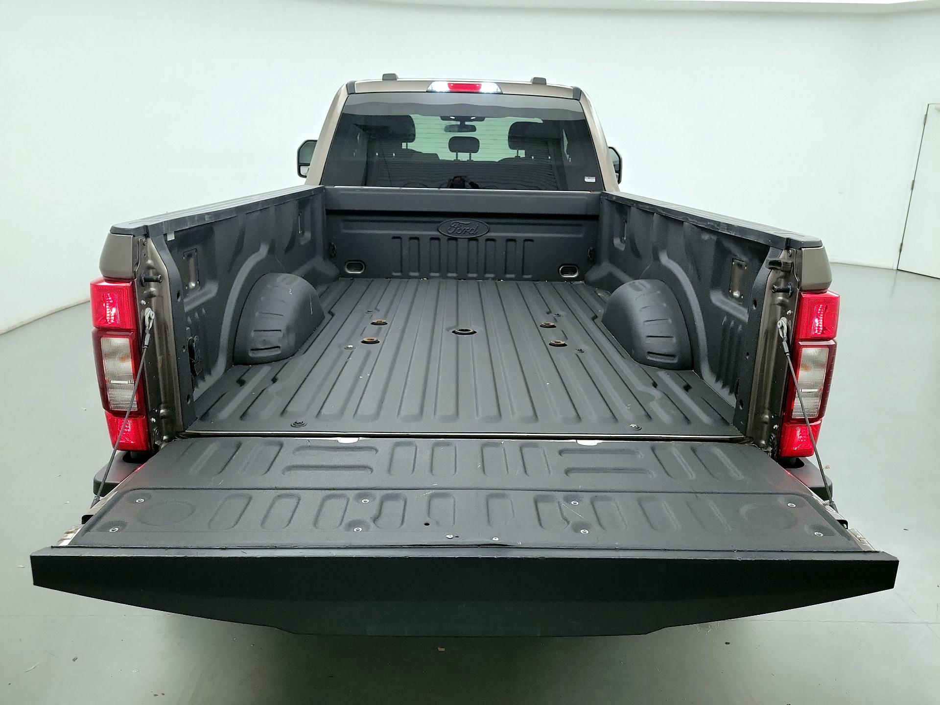 Thumbnail: 2022 Ford F-350 - 17