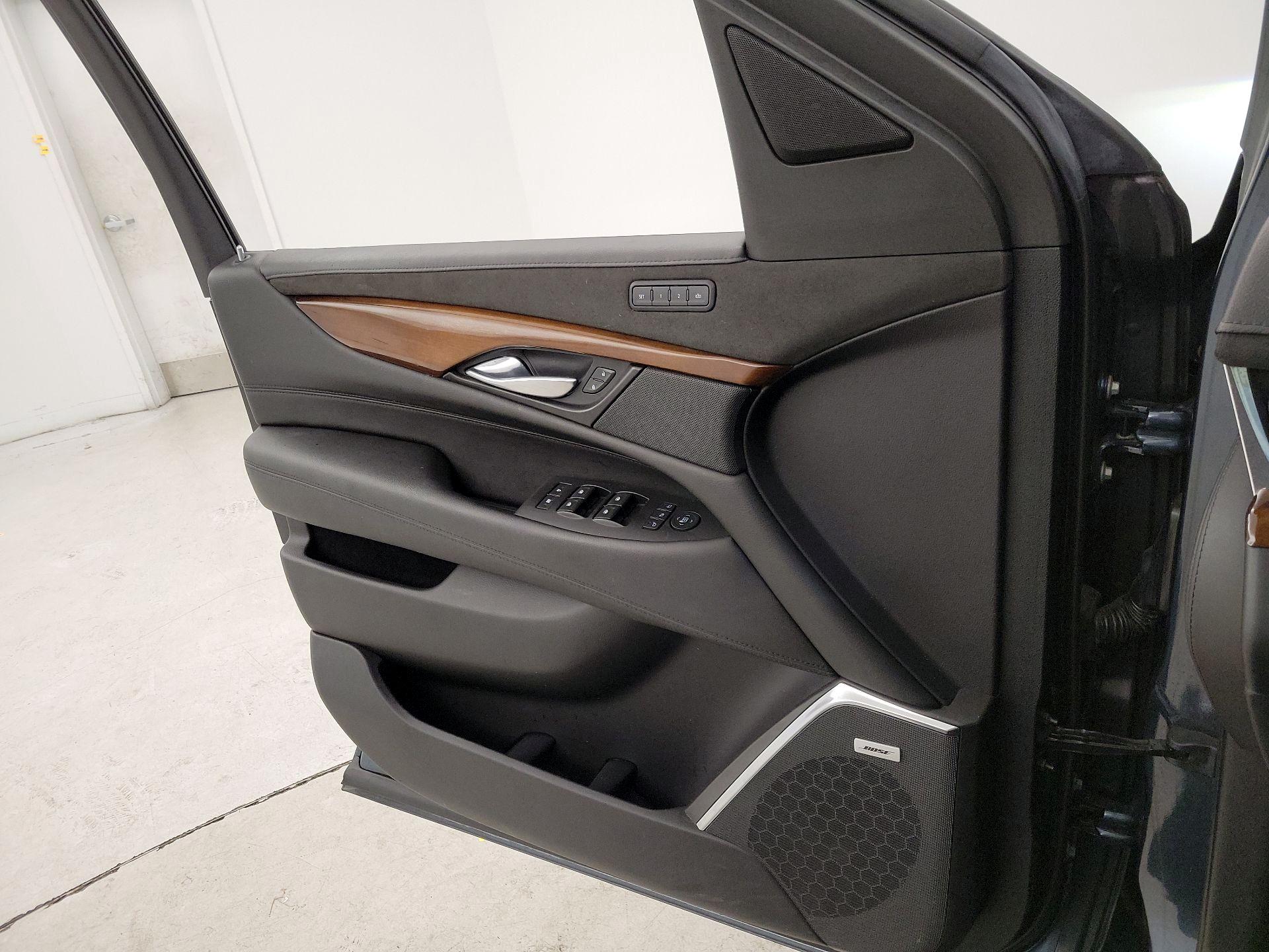 Thumbnail: 2020 Cadillac Escalade - 12