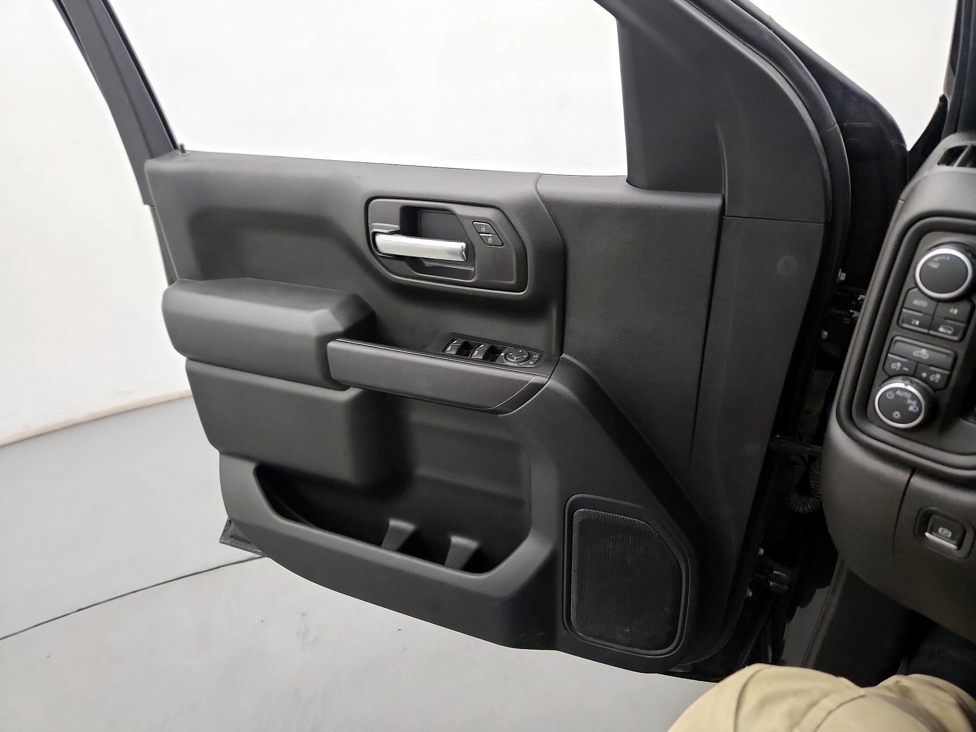 Thumbnail: 2023 Chevrolet Silverado 1500 - 12