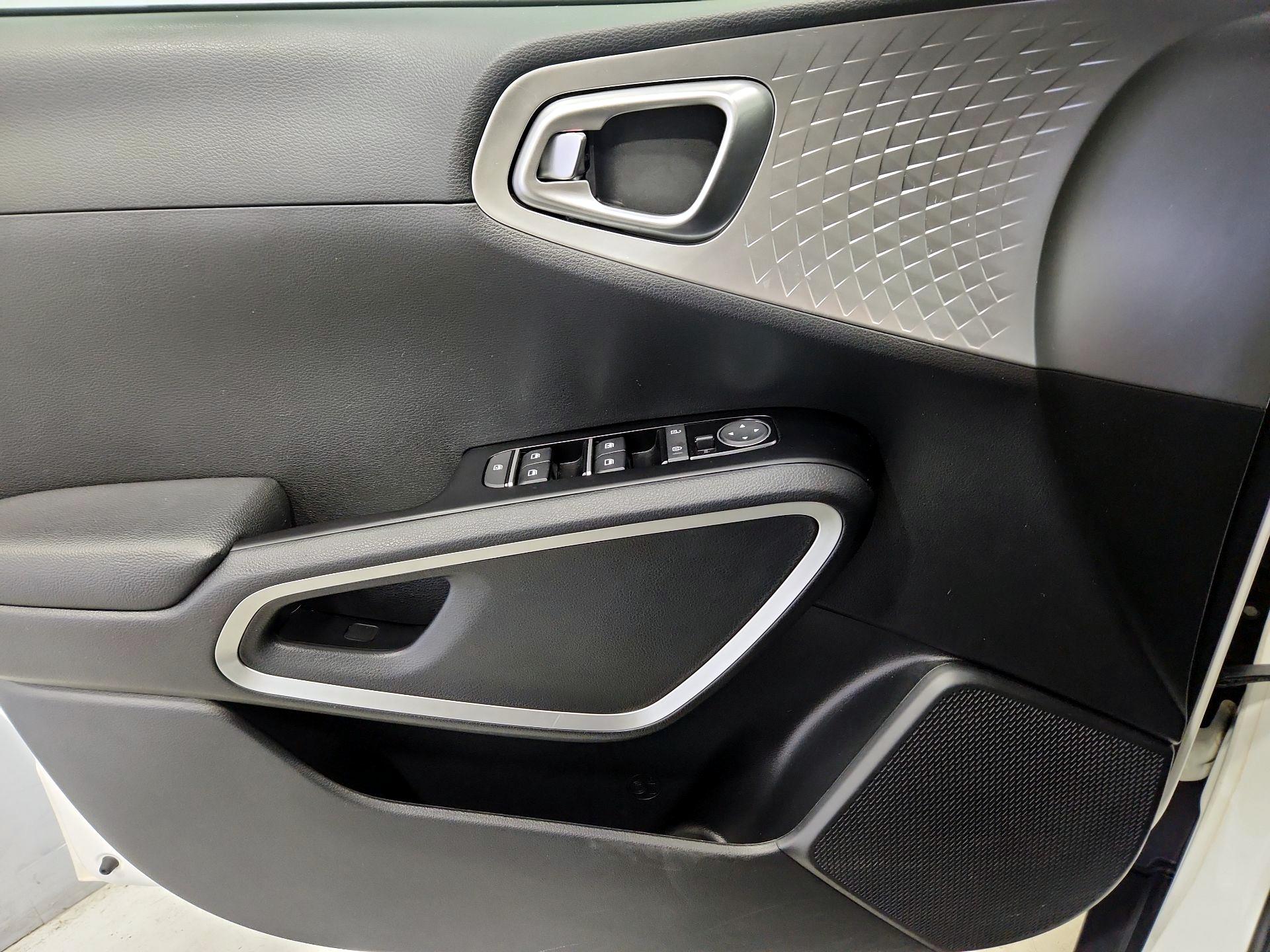 Thumbnail: 2022 Kia Soul - 12