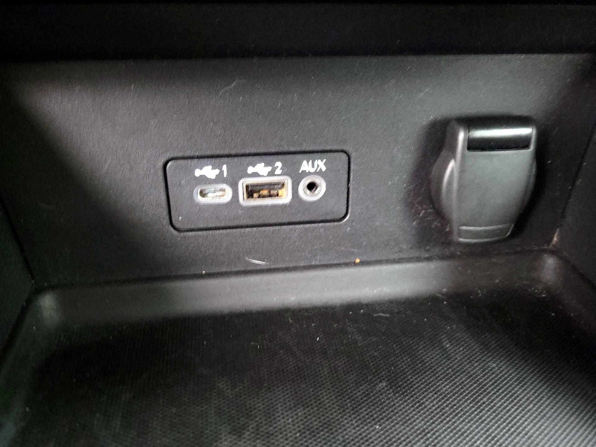 Thumbnail: 2021 Nissan Sentra - 18