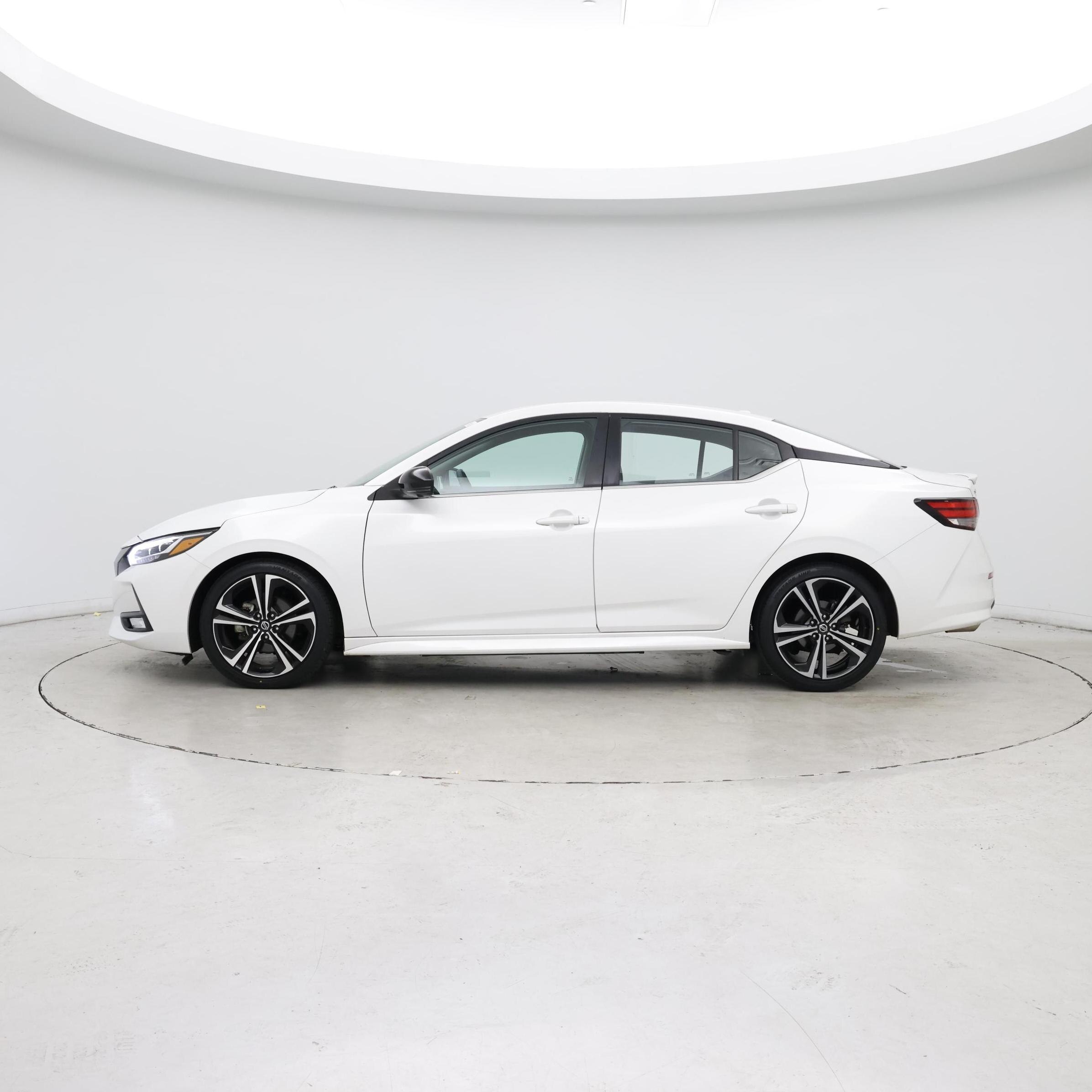 Thumbnail: 2021 Nissan Sentra - 3