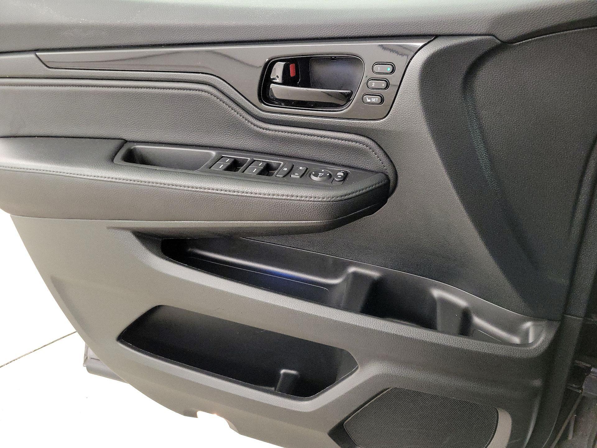 Thumbnail: 2023 Honda Odyssey - 12
