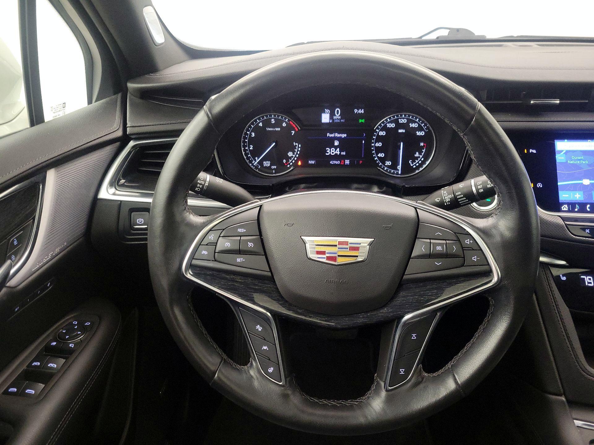 Thumbnail: 2022 Cadillac XT5 - 10