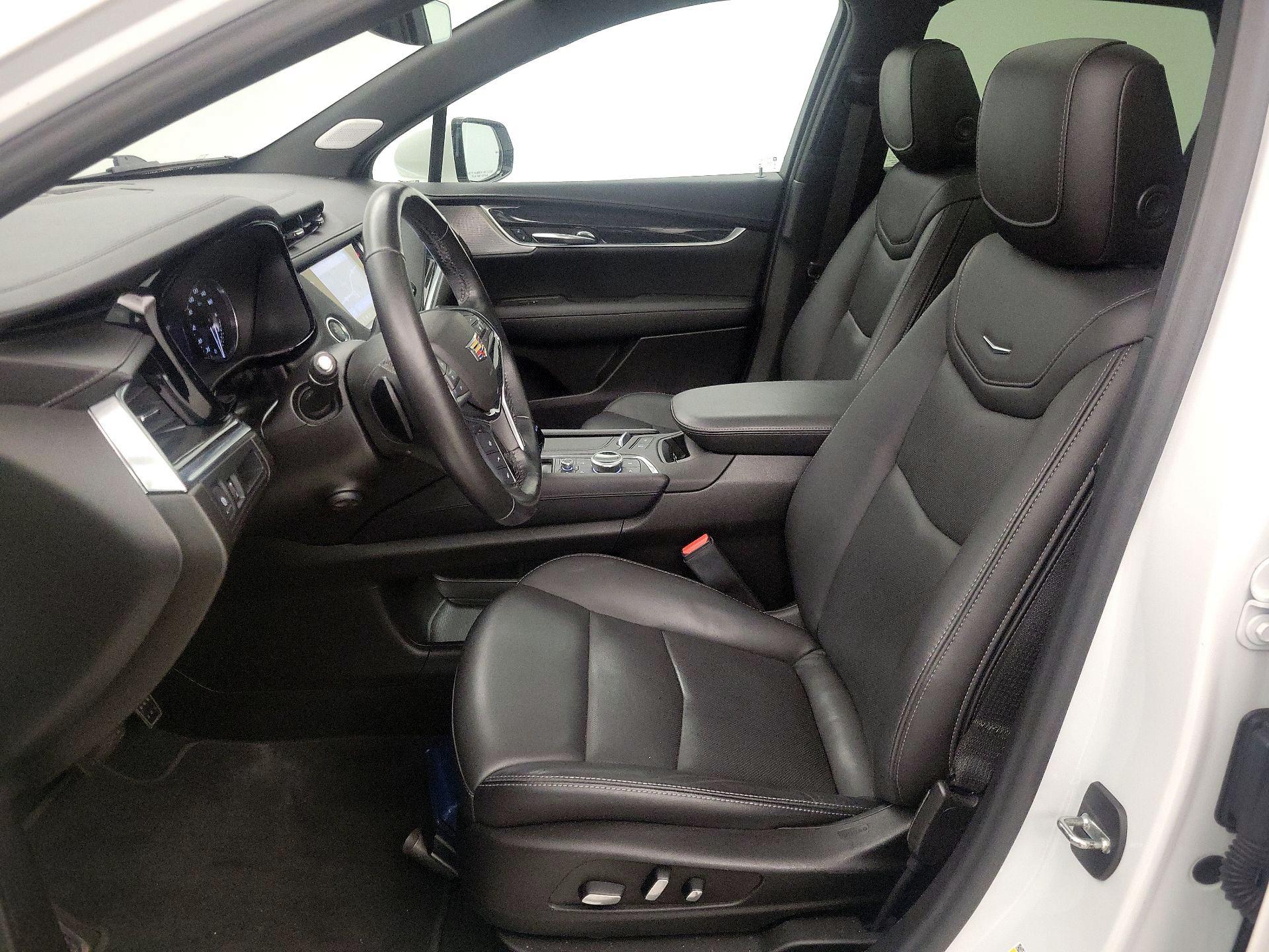 Thumbnail: 2022 Cadillac XT5 - 11
