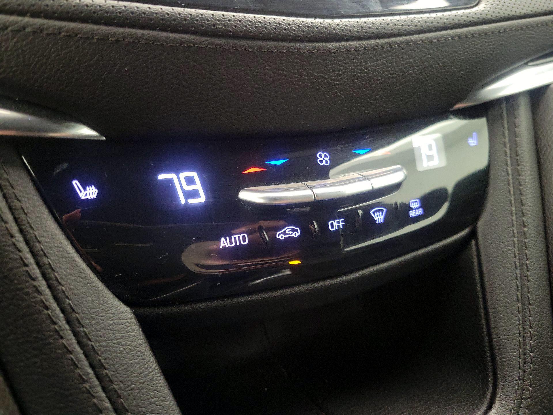 Thumbnail: 2022 Cadillac XT5 - 17