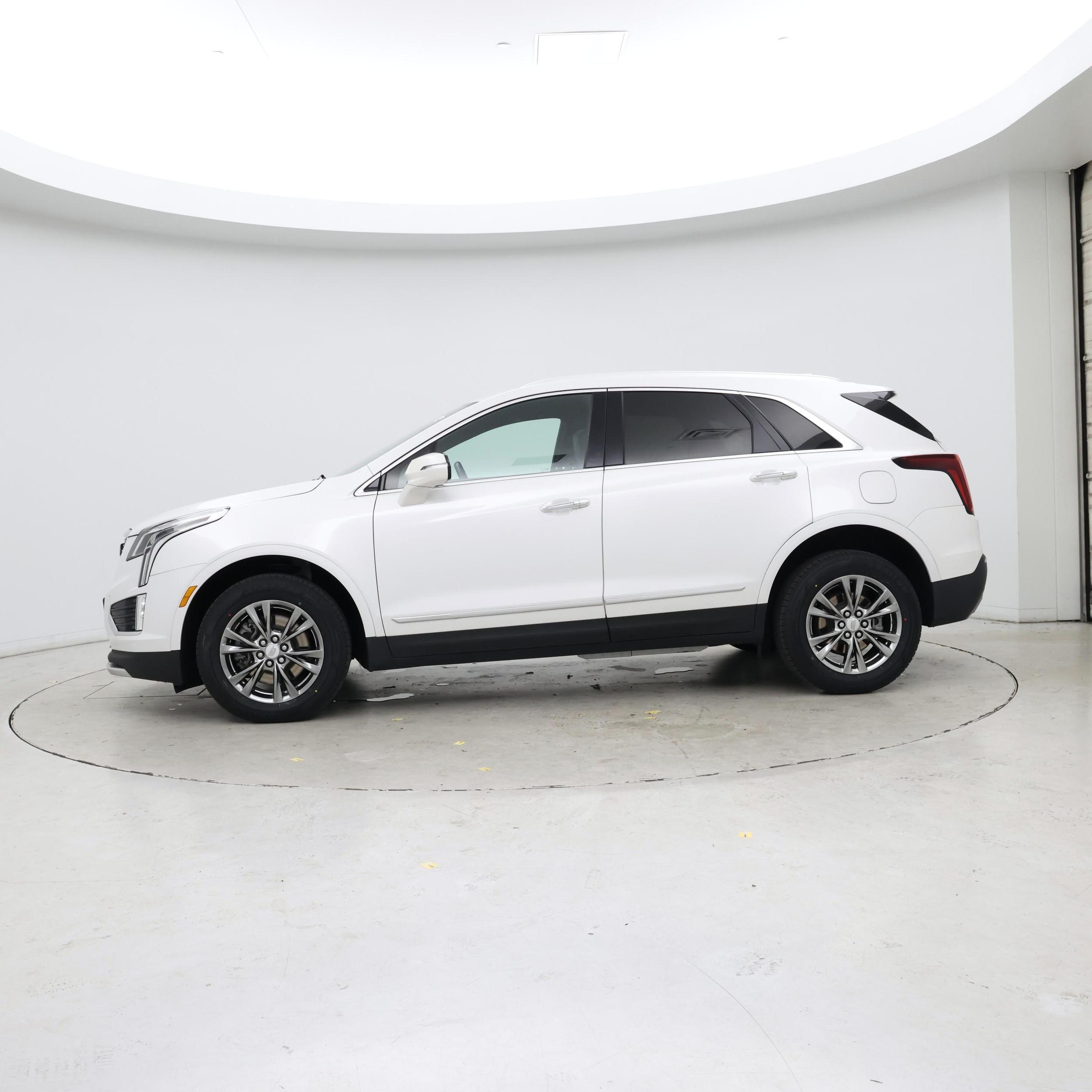 Thumbnail: 2022 Cadillac XT5 - 3