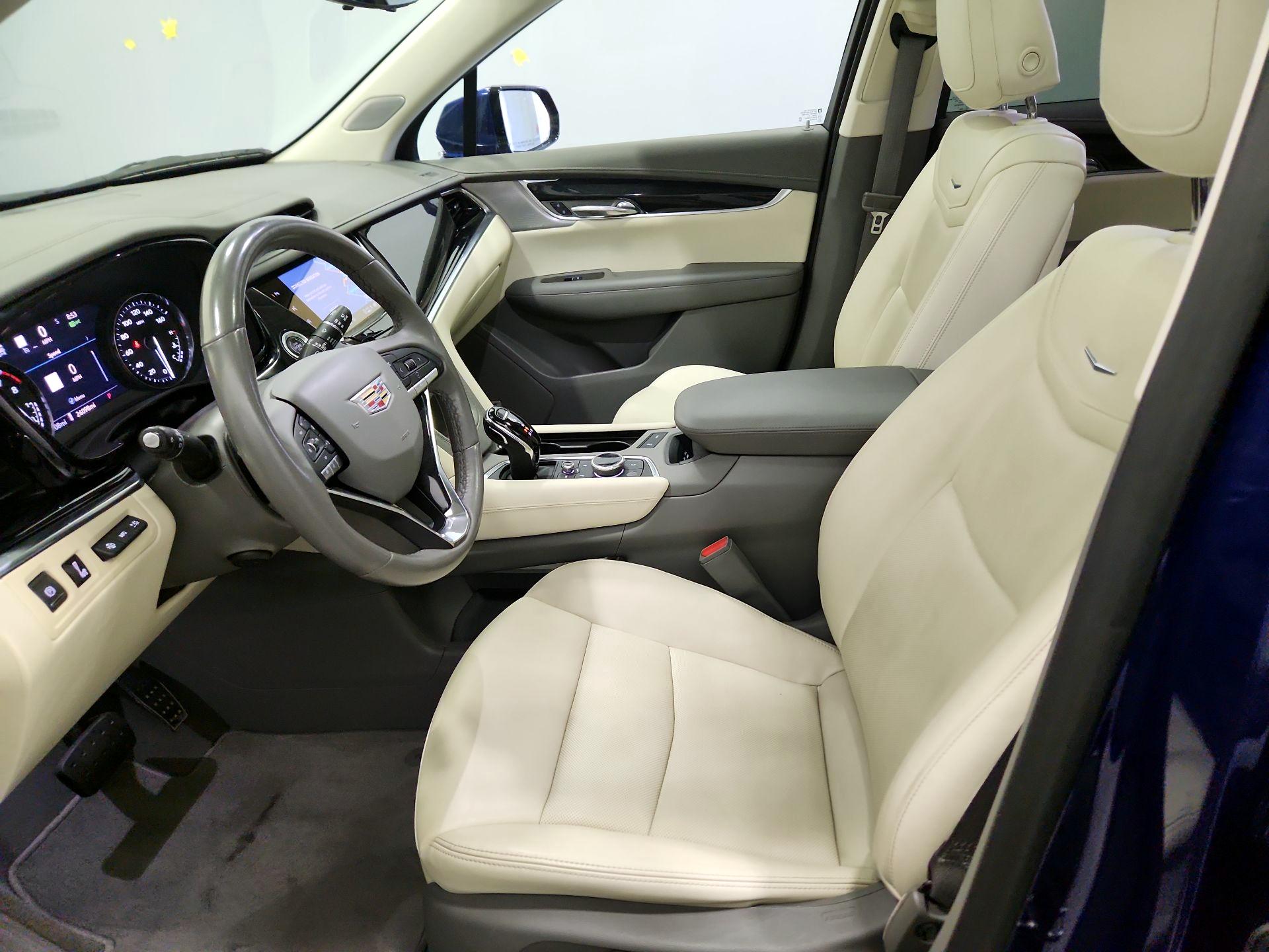 Thumbnail: 2023 Cadillac XT6 - 11