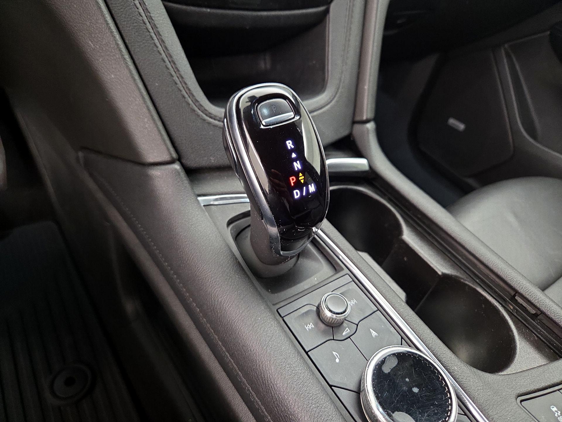 Thumbnail: 2022 Cadillac XT6 - 18