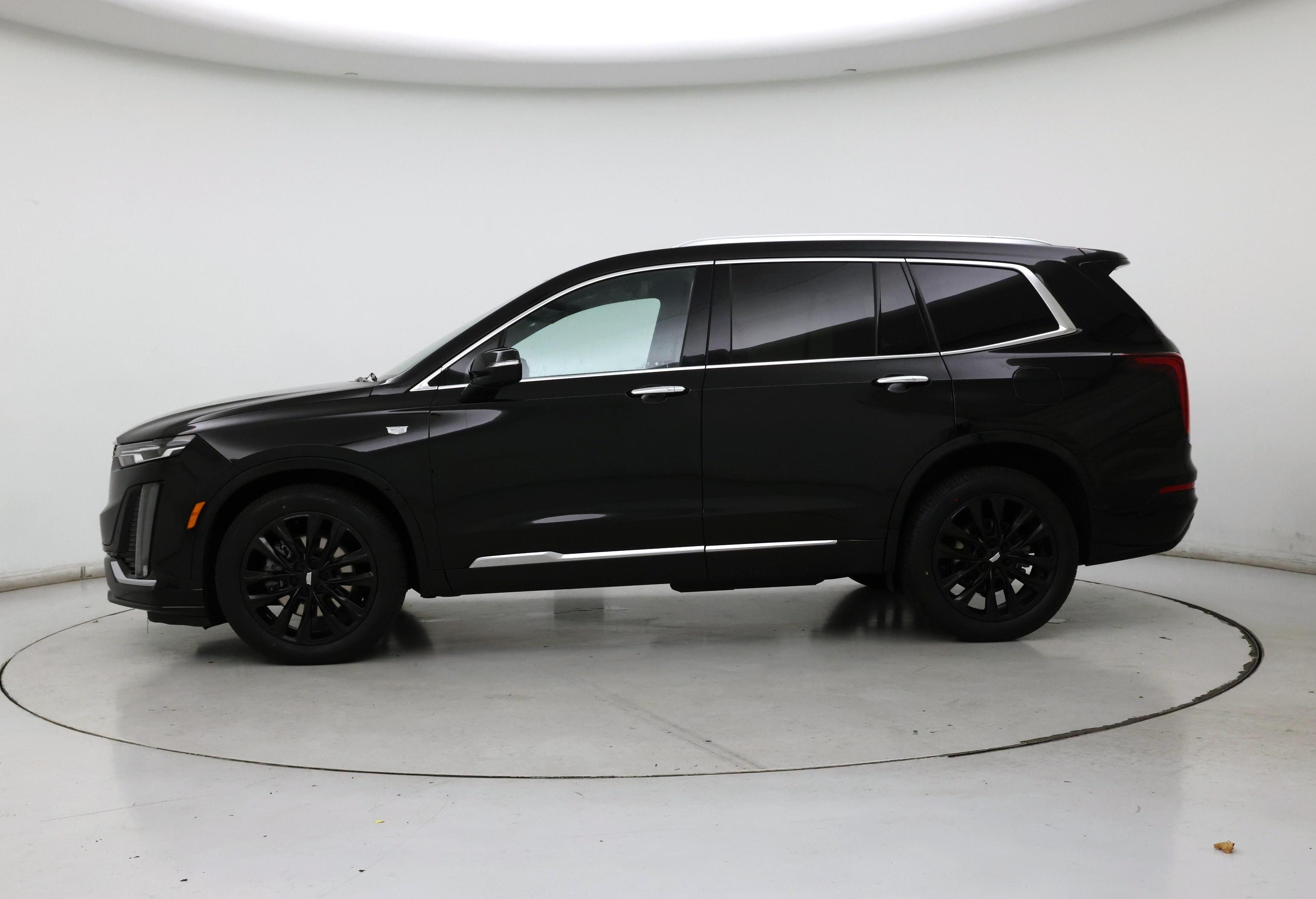 Thumbnail: 2022 Cadillac XT6 - 3