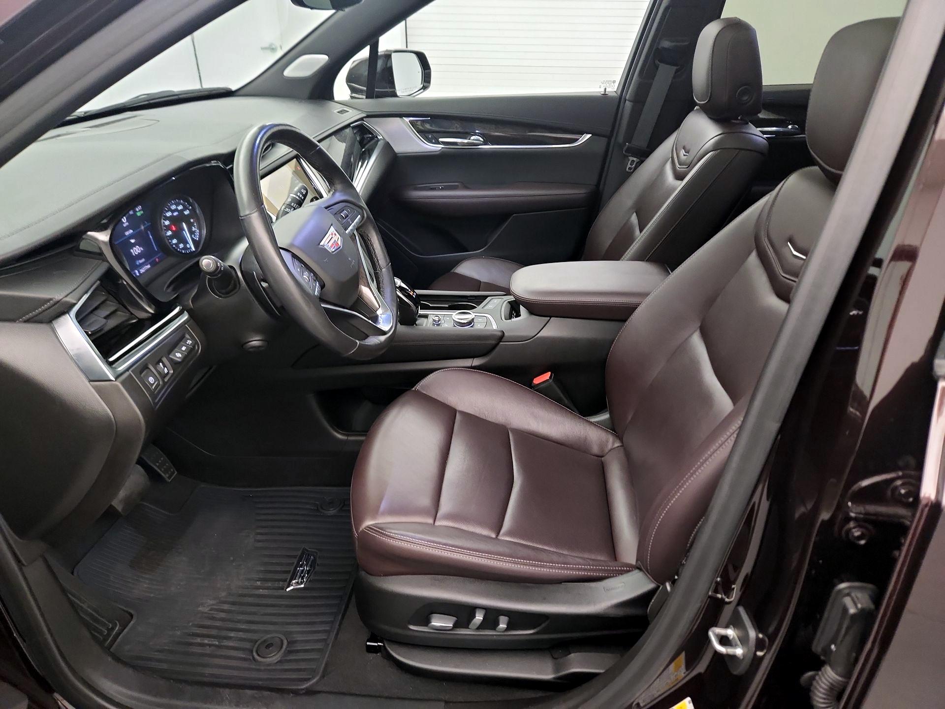 Thumbnail: 2021 Cadillac XT6 - 11