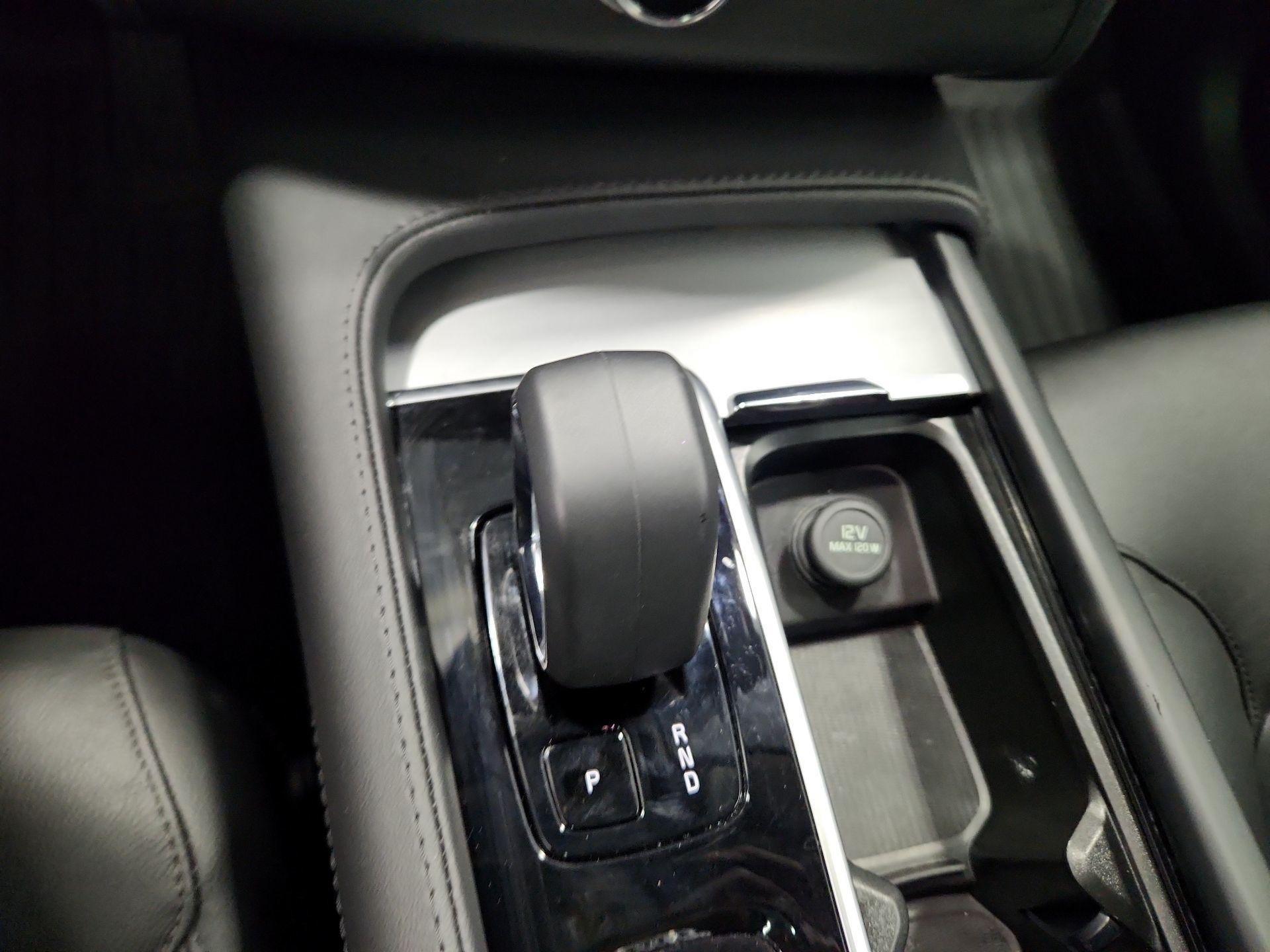 Thumbnail: 2024 Volvo XC90 - 17