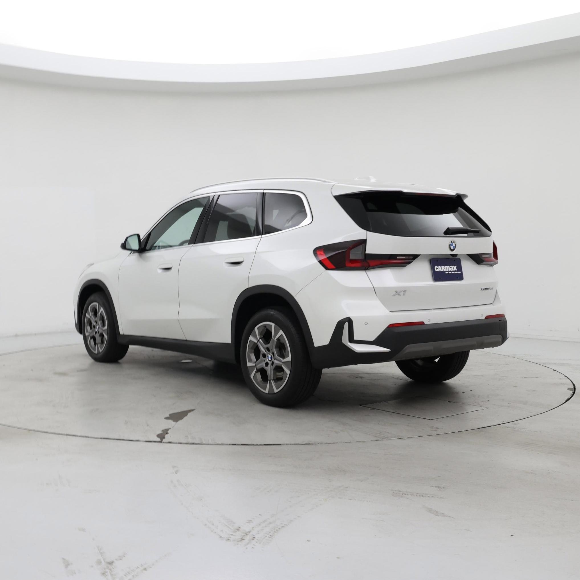 Thumbnail: 2023 BMW X1 - 2