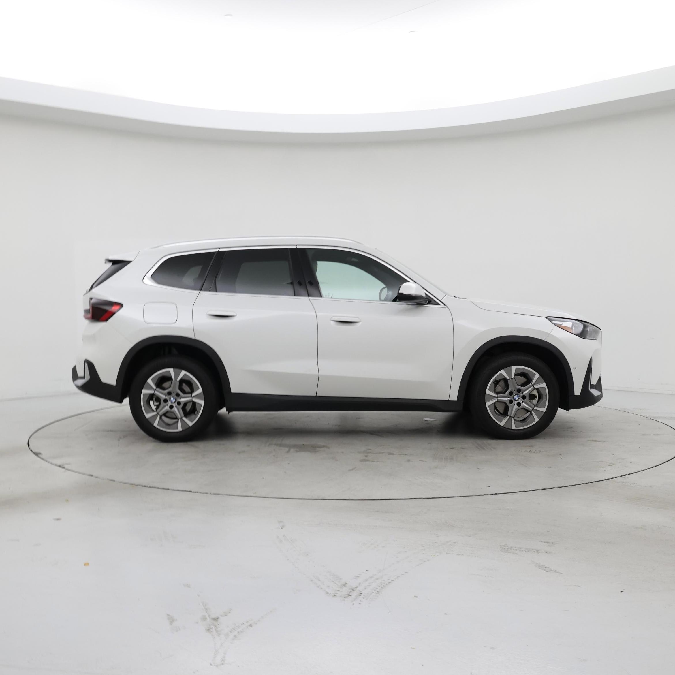 Thumbnail: 2023 BMW X1 - 7