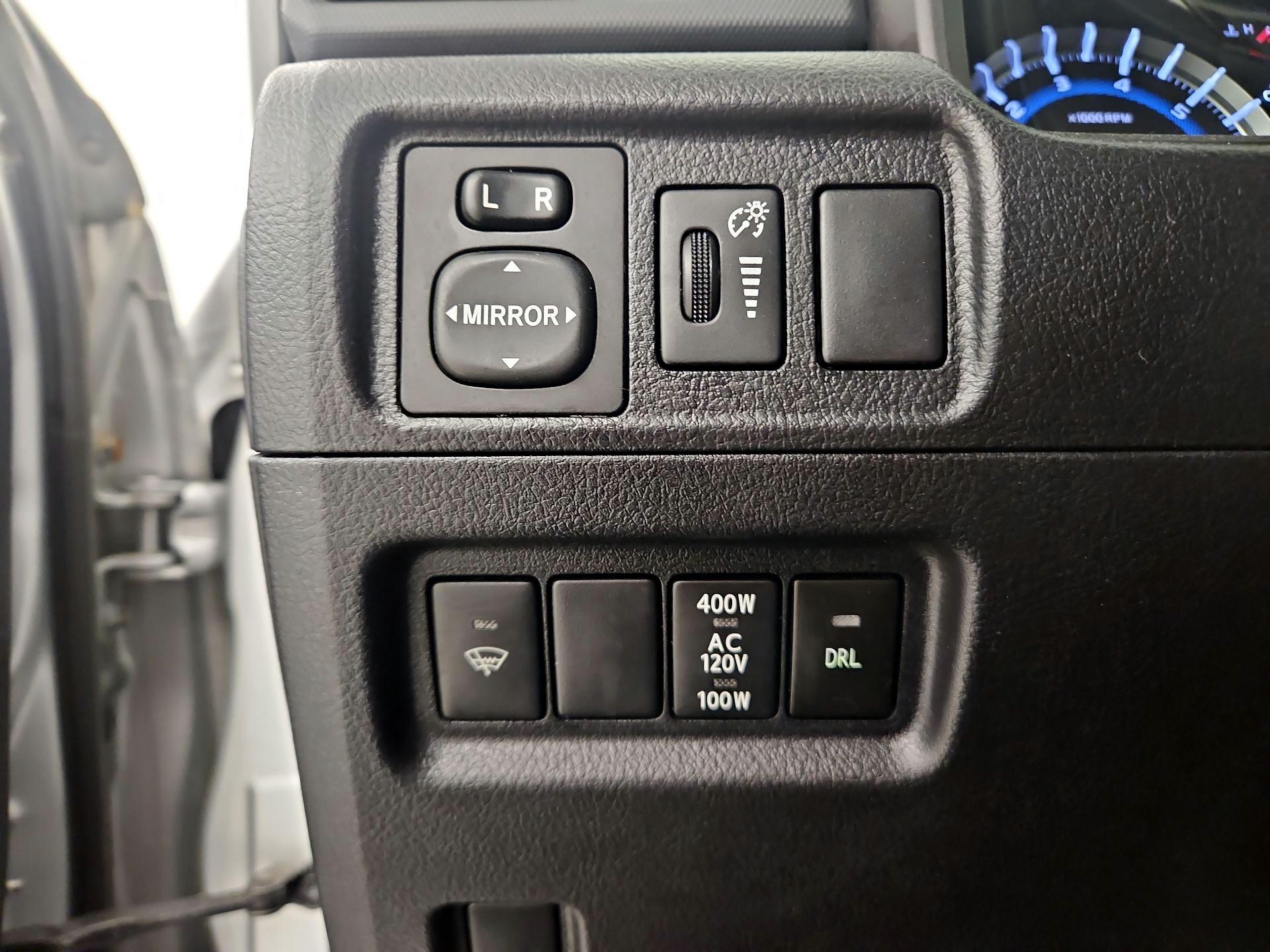 Thumbnail: 2015 Toyota 4Runner - 13