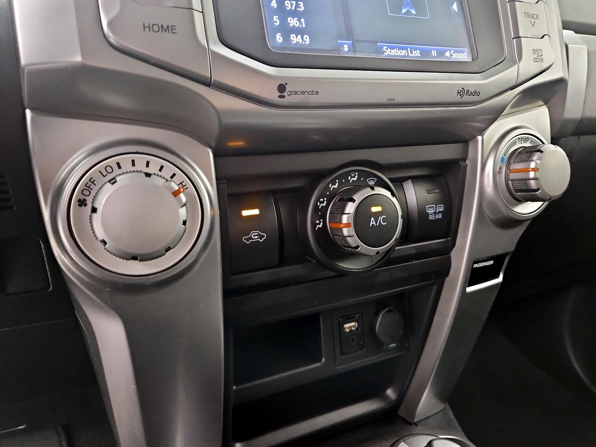 Thumbnail: 2015 Toyota 4Runner - 16