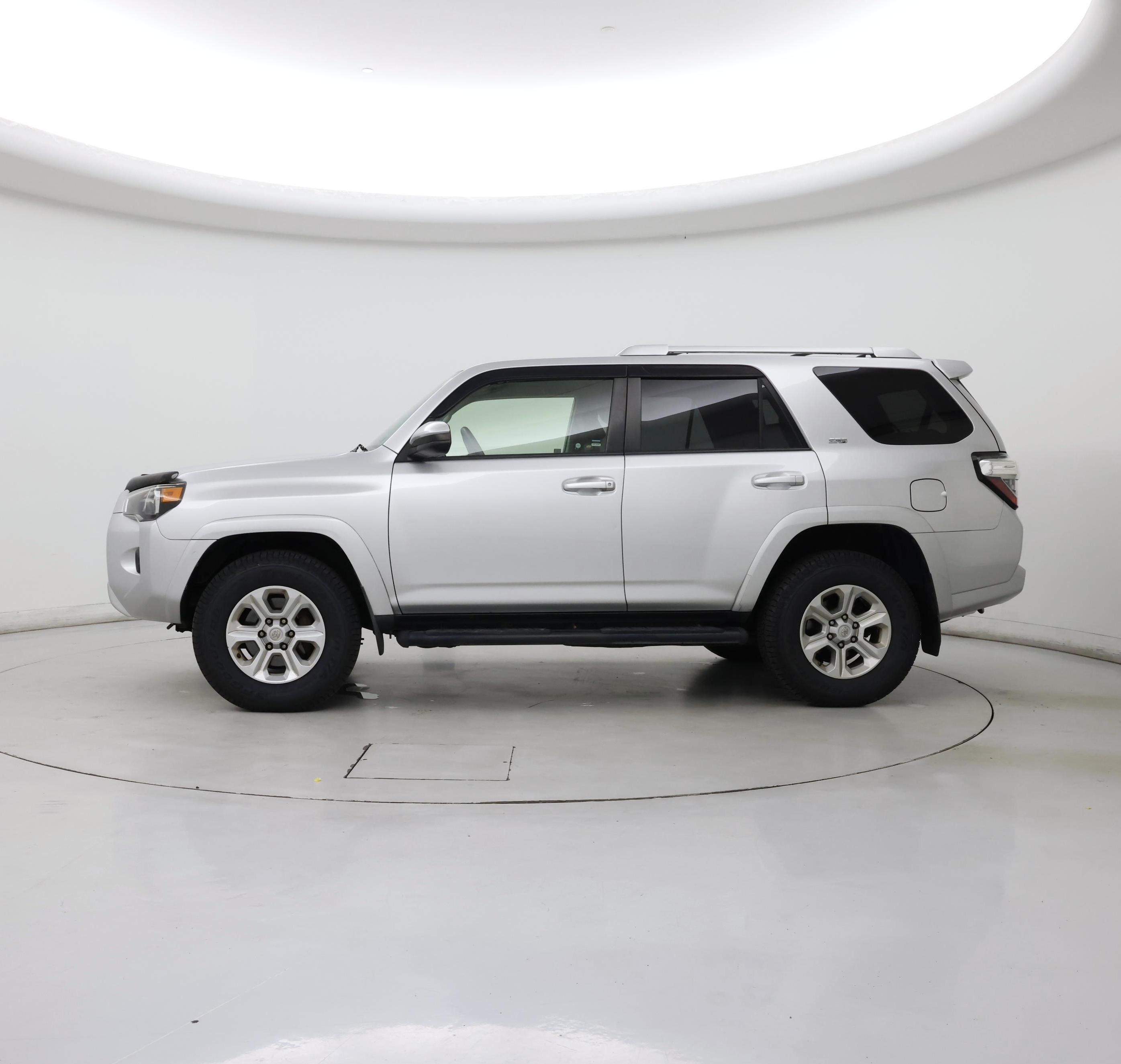 Thumbnail: 2015 Toyota 4Runner - 3