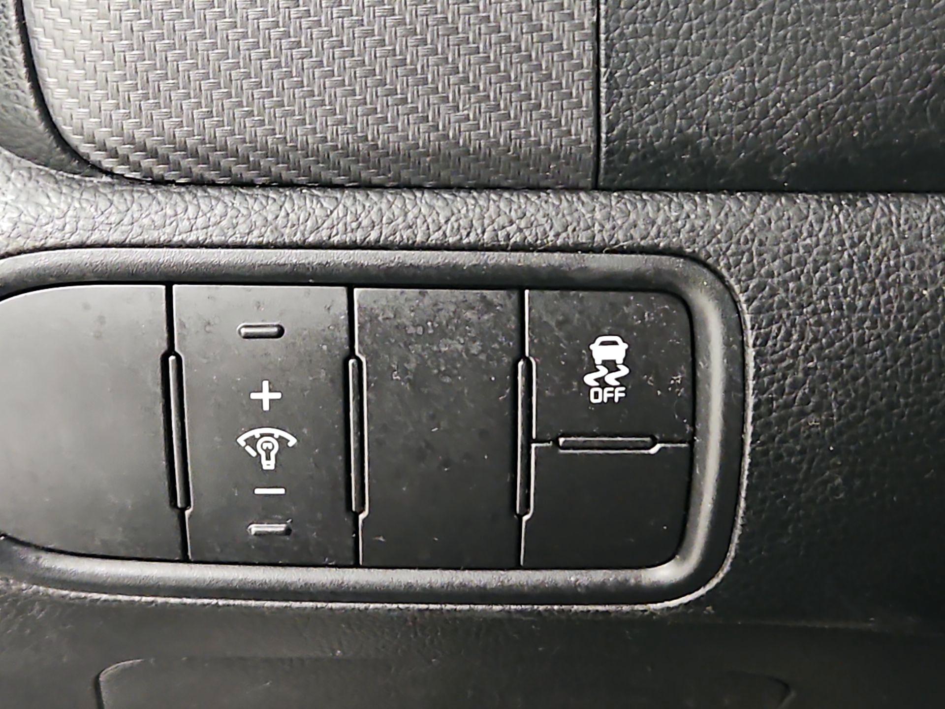 Thumbnail: 2017 Kia Forte - 13