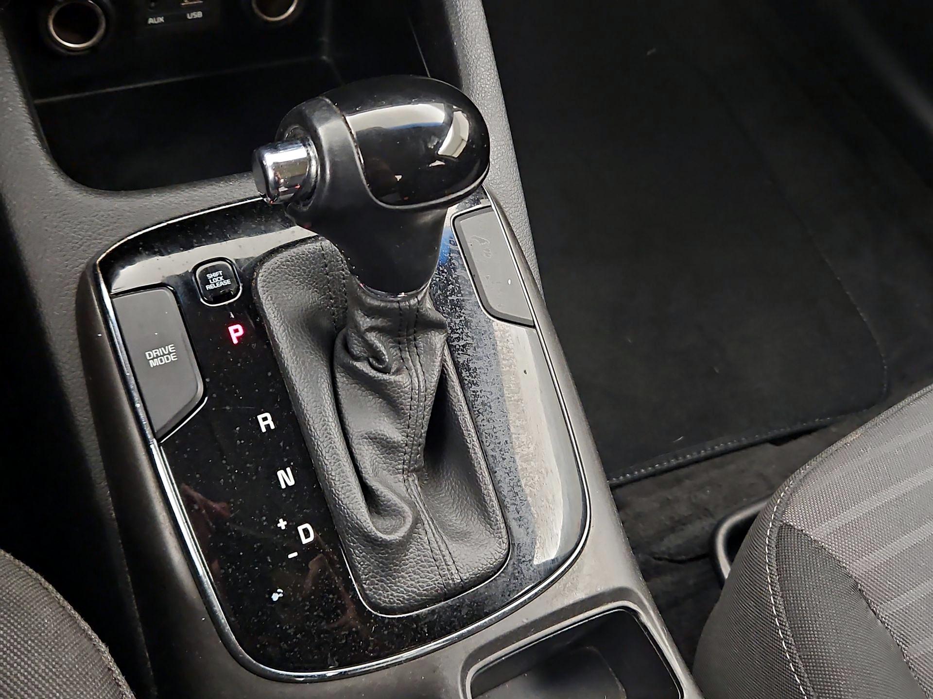 Thumbnail: 2017 Kia Forte - 17