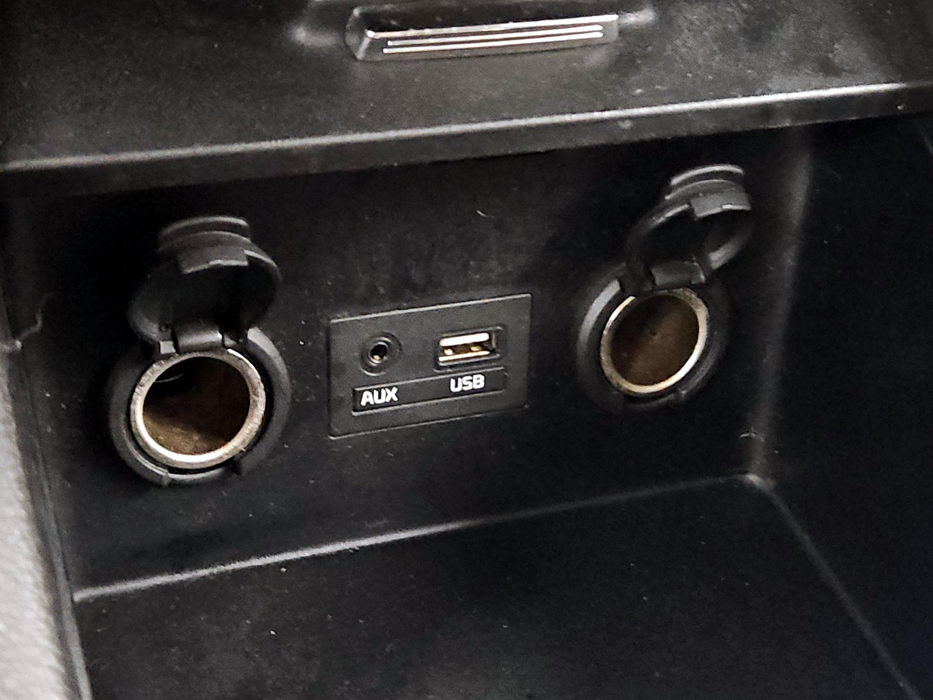 Thumbnail: 2017 Kia Forte - 18