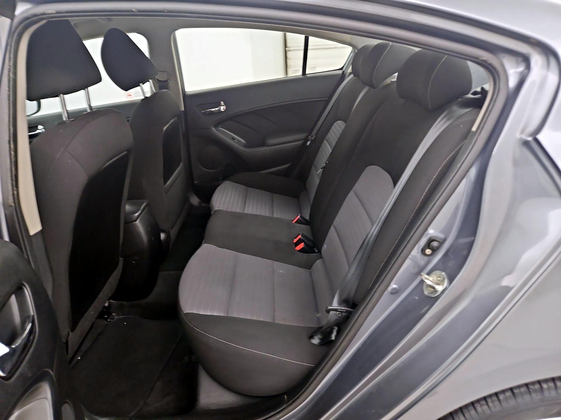 Thumbnail: 2017 Kia Forte - 19