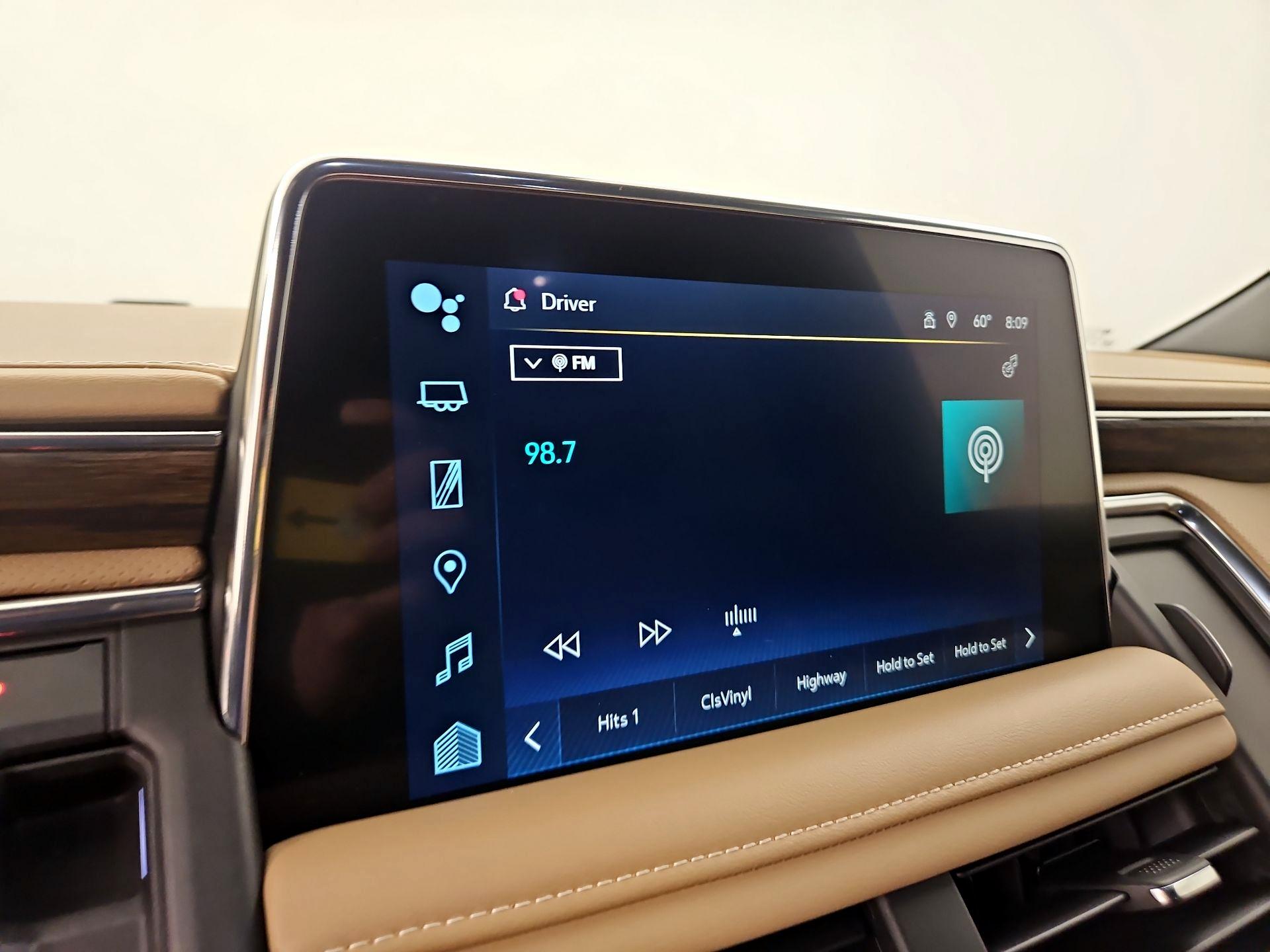 Thumbnail: 2022 Chevrolet Suburban - 16
