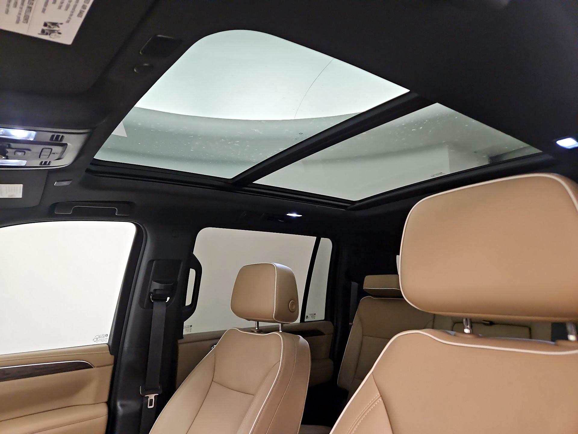 Thumbnail: 2022 Chevrolet Suburban - 20