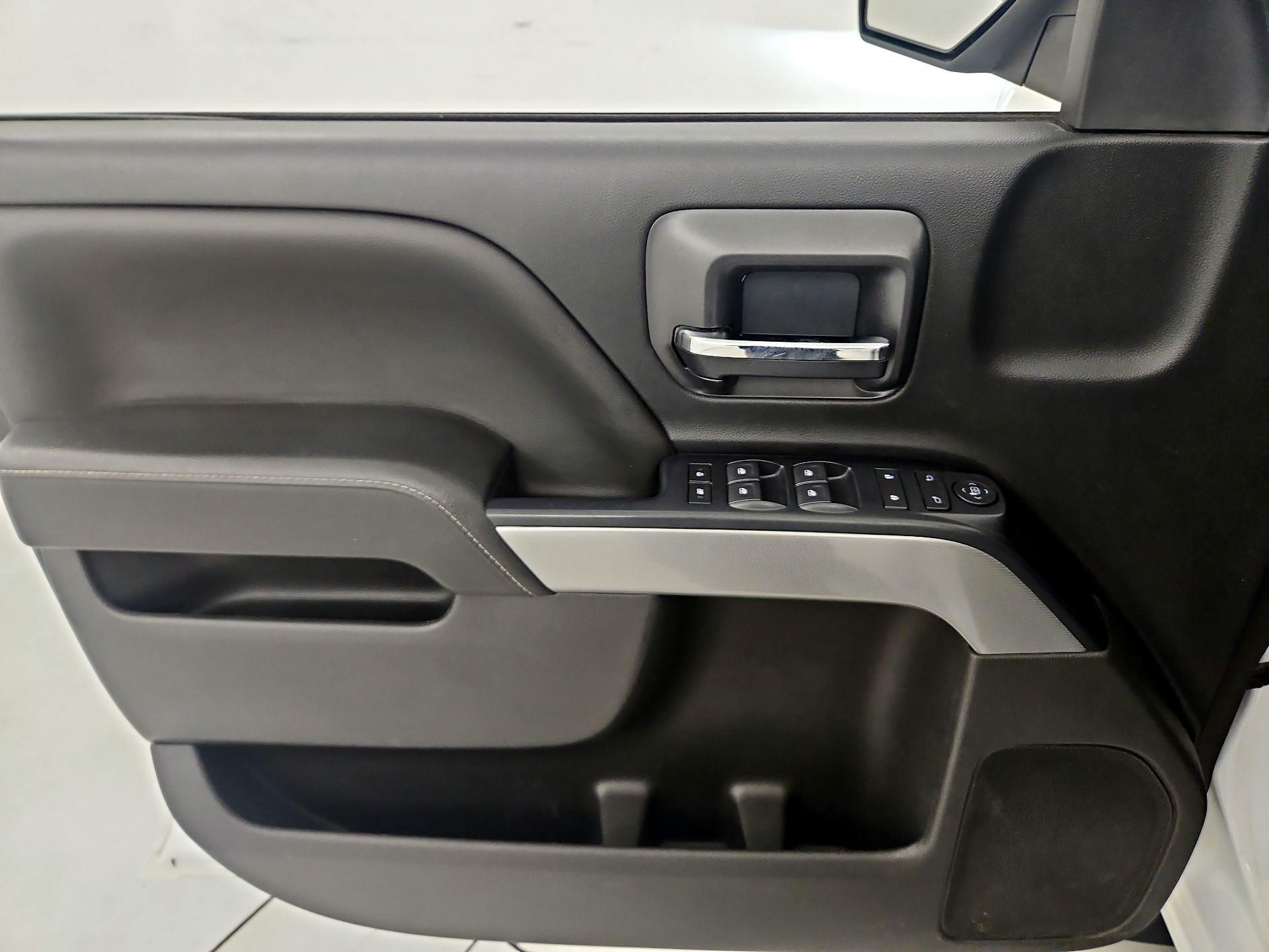 Thumbnail: 2018 Chevrolet Silverado 1500 - 12