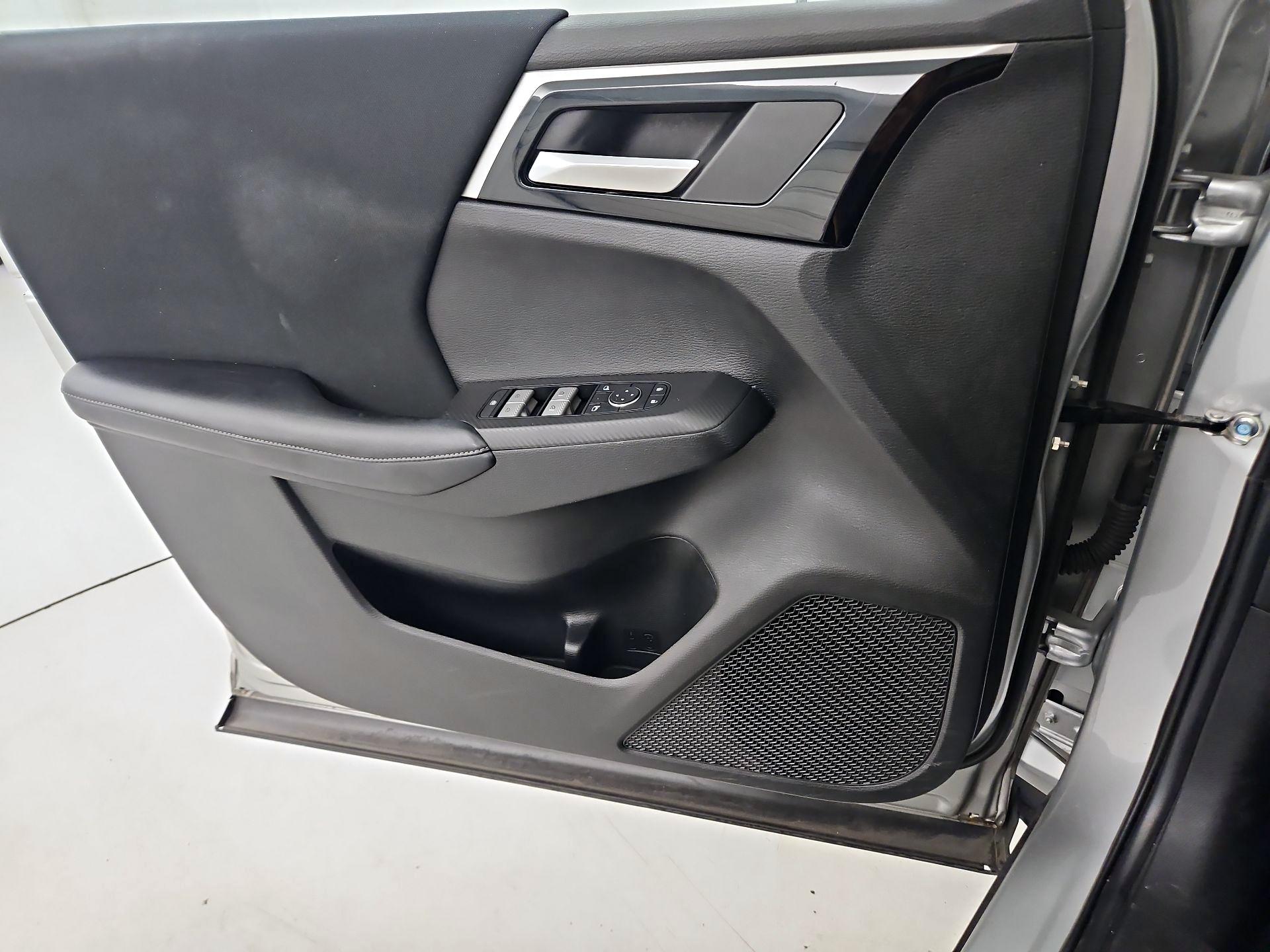 Thumbnail: 2022 Mitsubishi Outlander - 12