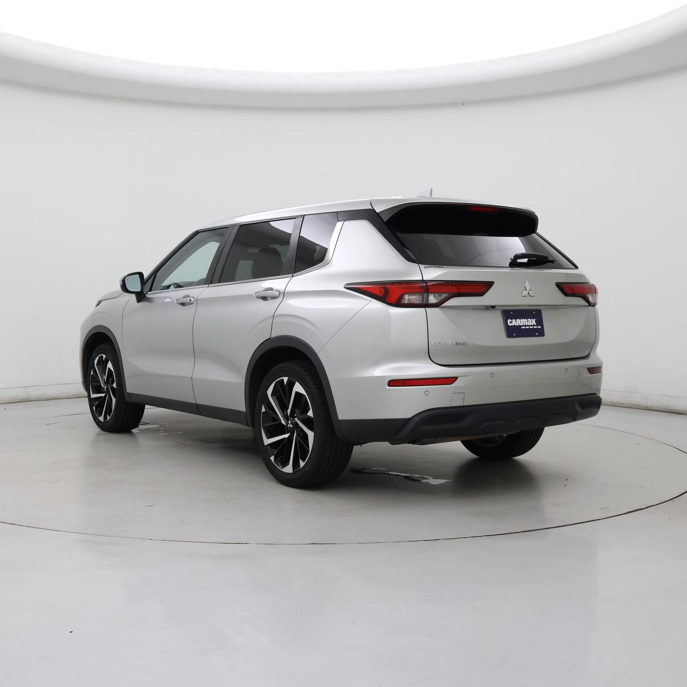 Thumbnail: 2022 Mitsubishi Outlander - 2