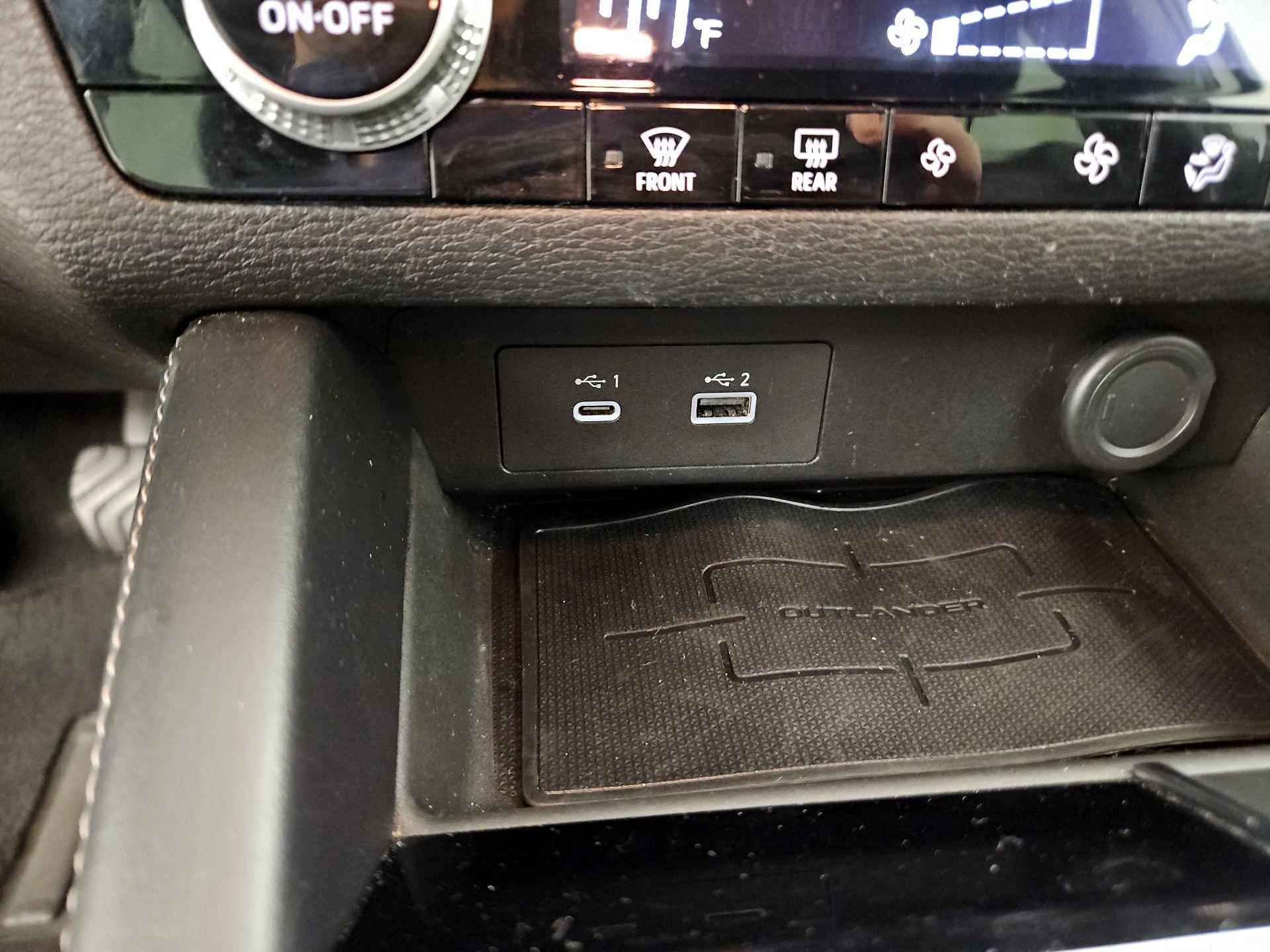Thumbnail: 2022 Mitsubishi Outlander - 19