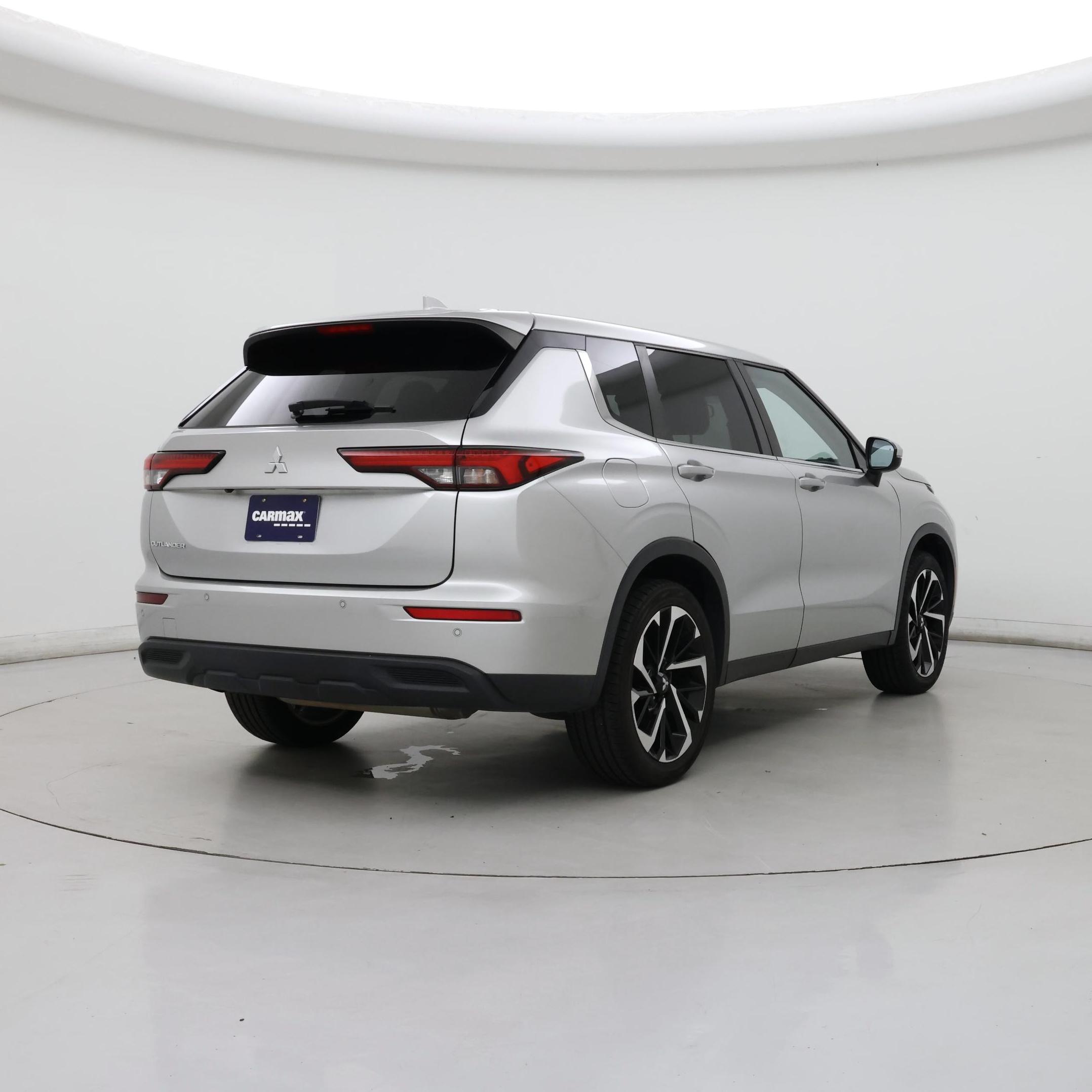 Thumbnail: 2022 Mitsubishi Outlander - 8