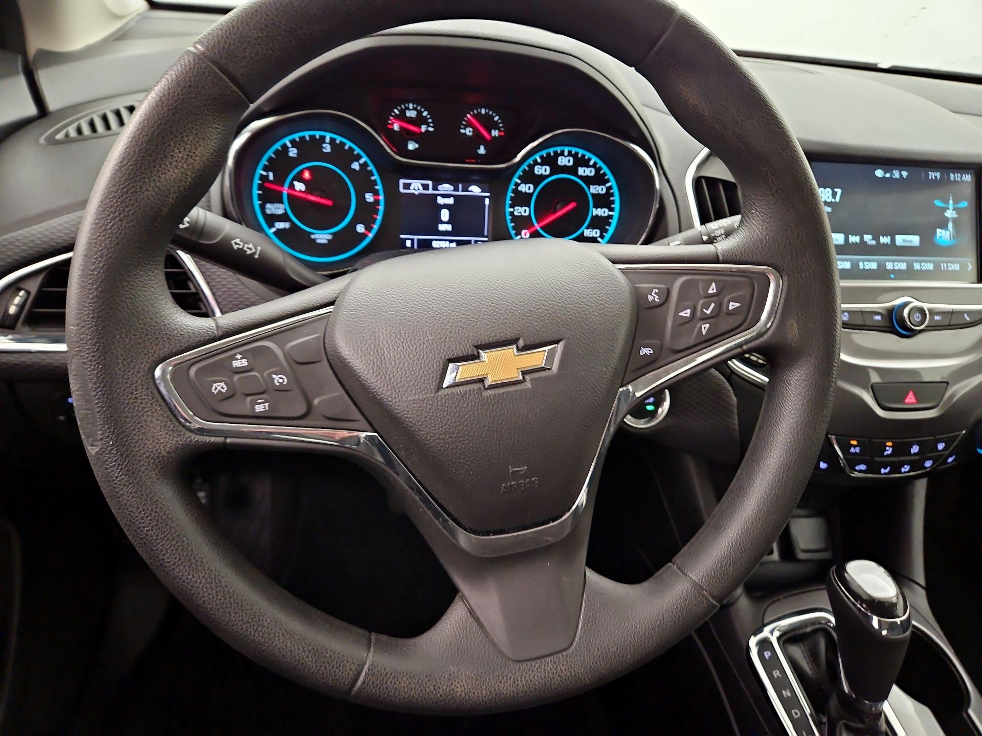 Thumbnail: 2018 Chevrolet Cruze - 10