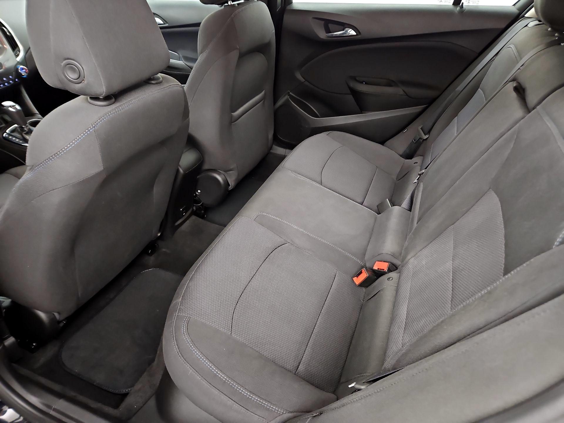 Thumbnail: 2018 Chevrolet Cruze - 19