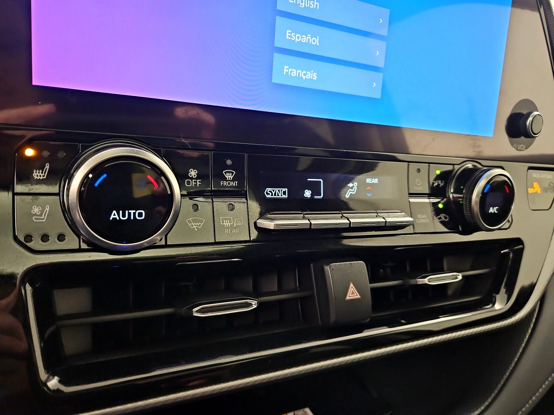 Thumbnail: 2024 Toyota Highlander - 16