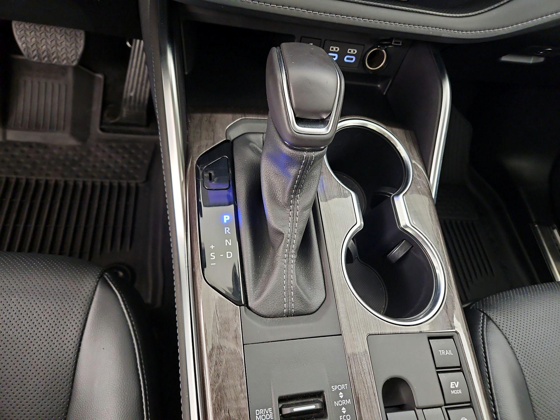 Thumbnail: 2024 Toyota Highlander - 17